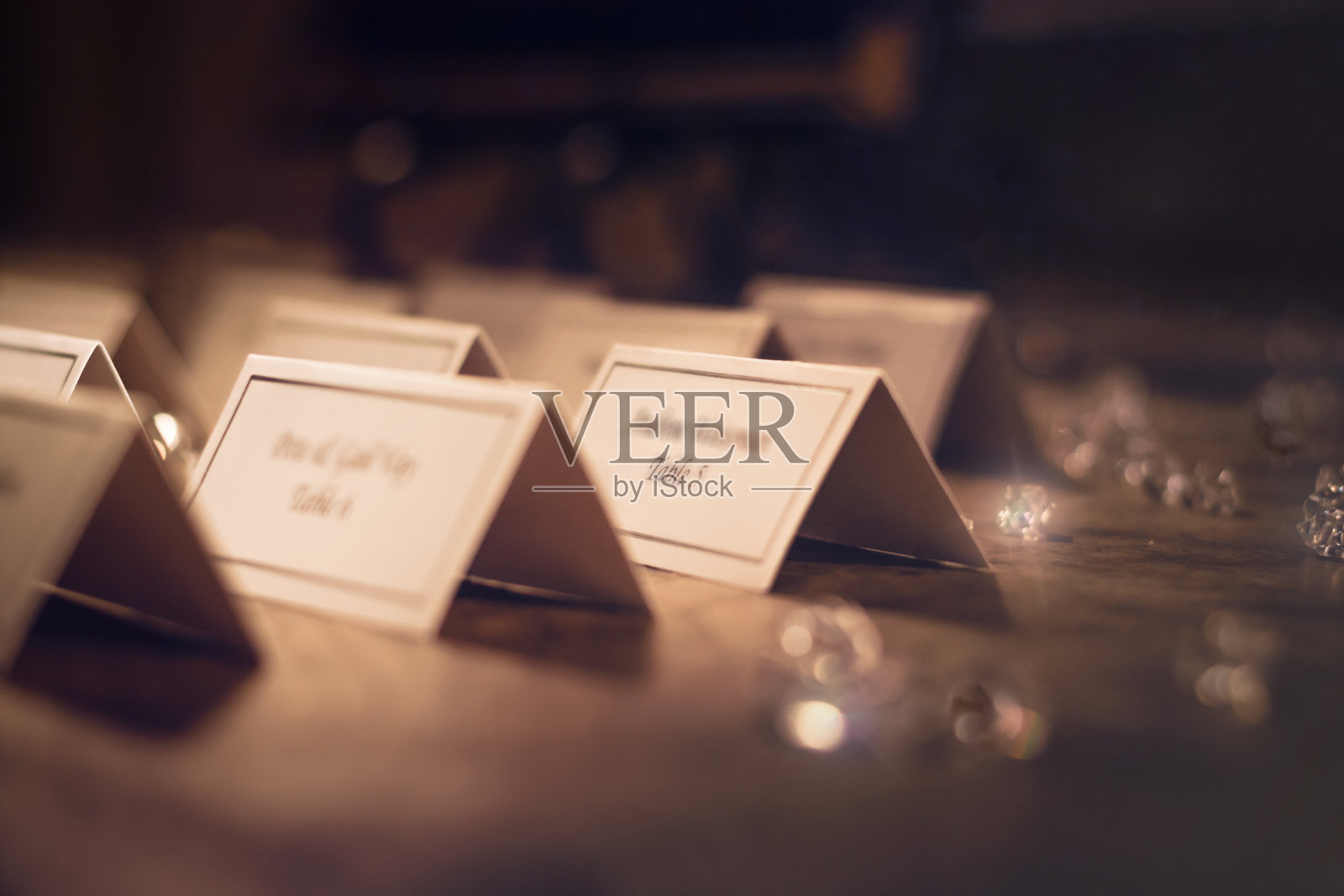 为婚宴准备卡片照片摄影图片