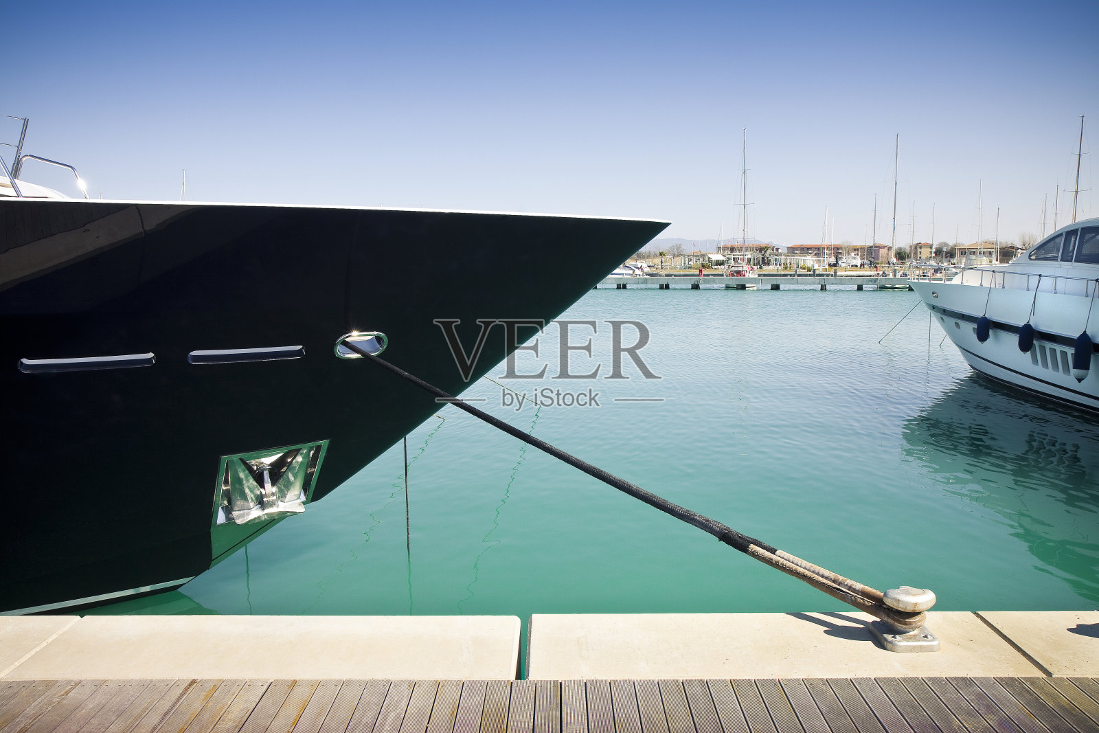 码头上的小溪照片摄影图片