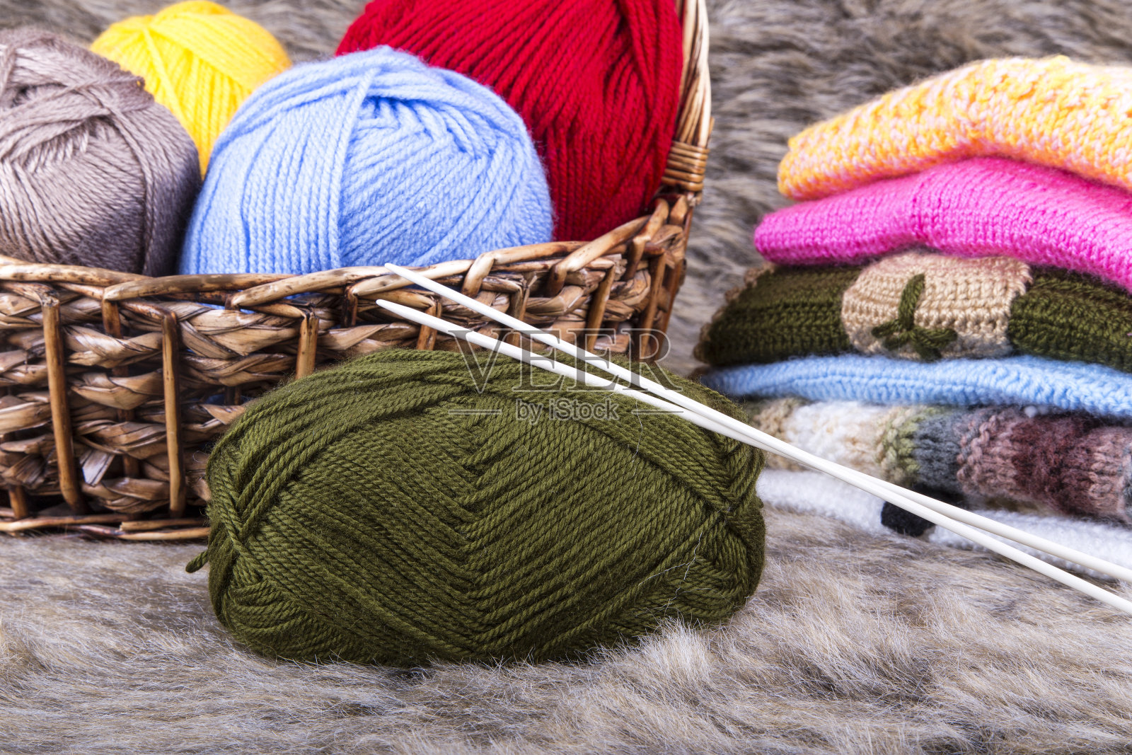 羊毛纺成纱线照片摄影图片