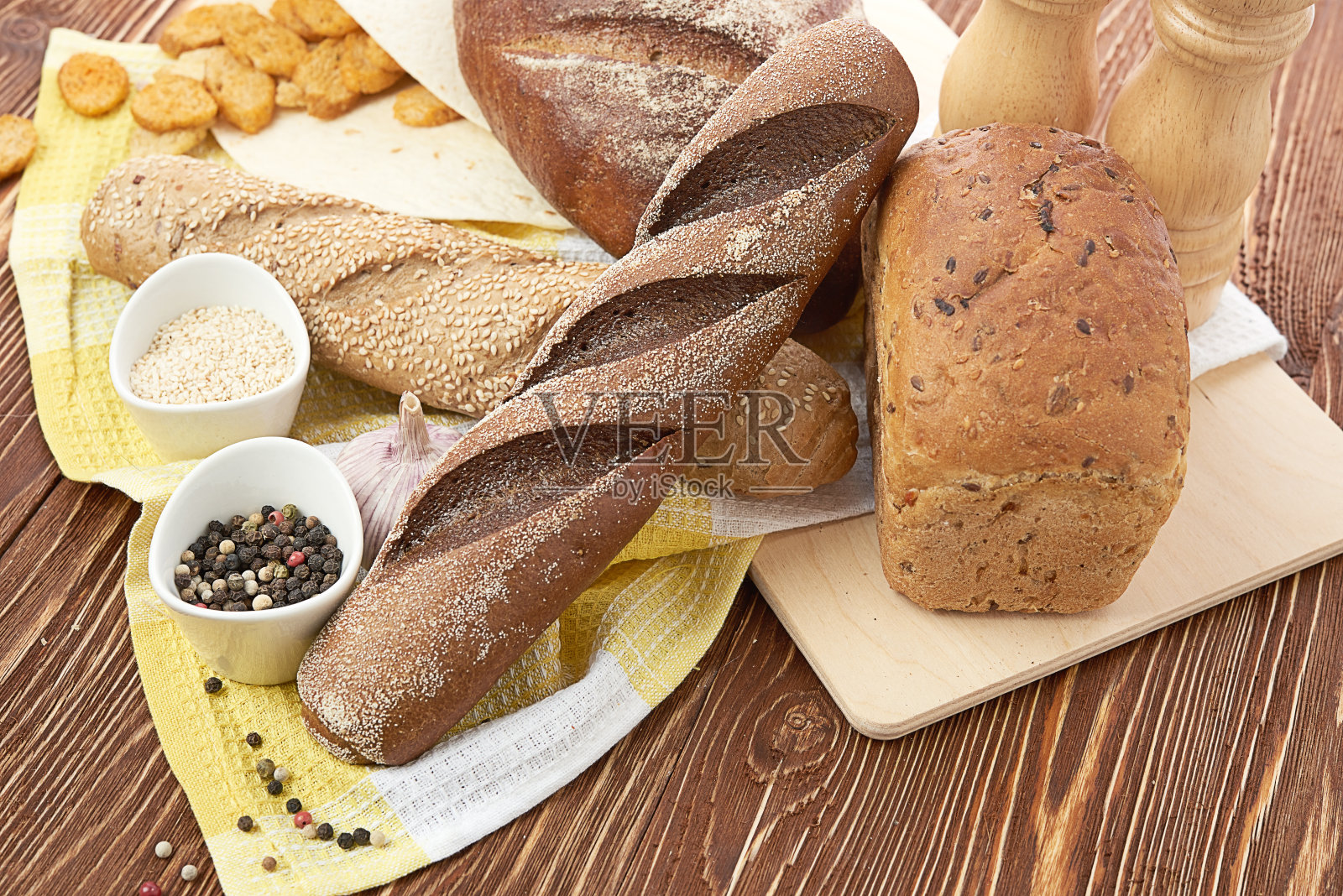 不同的面包。食品的背景照片摄影图片