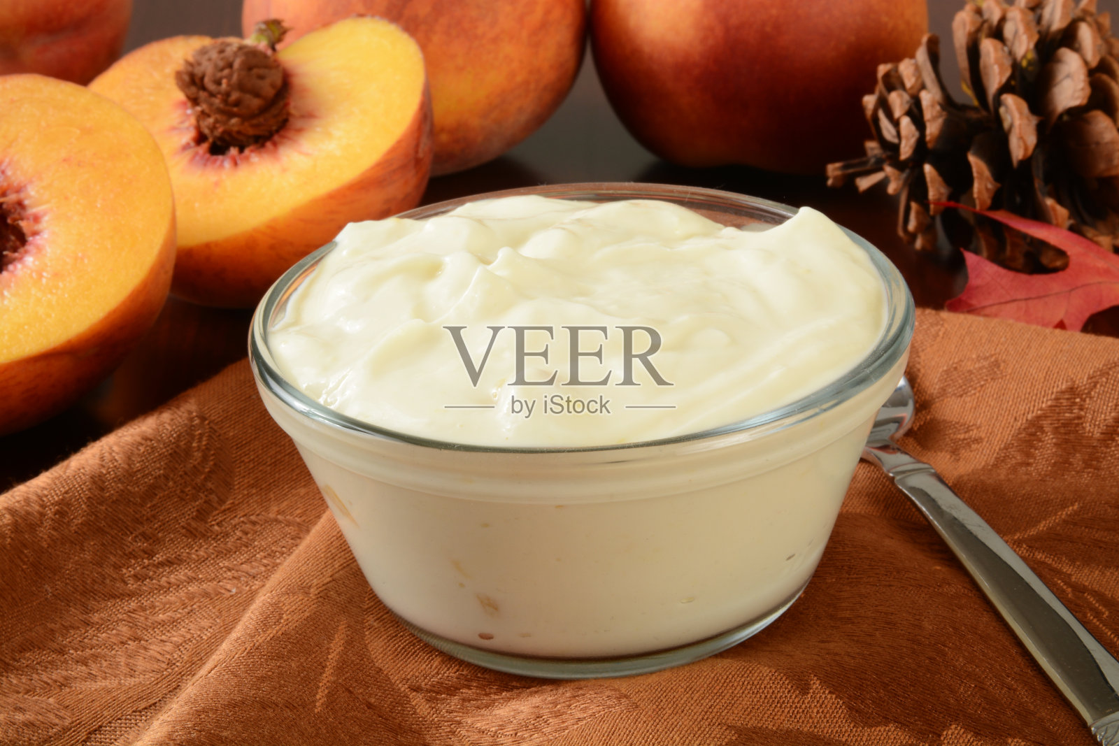 希腊式桃酸奶照片摄影图片