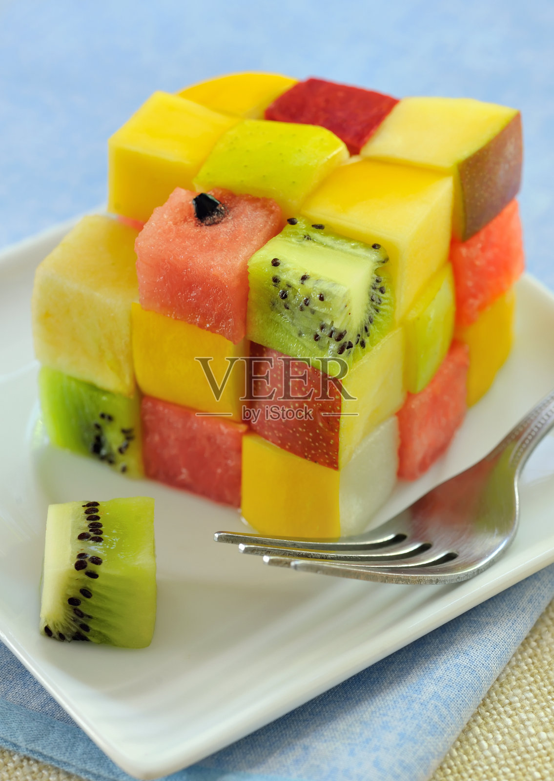 新鲜水果沙拉照片摄影图片