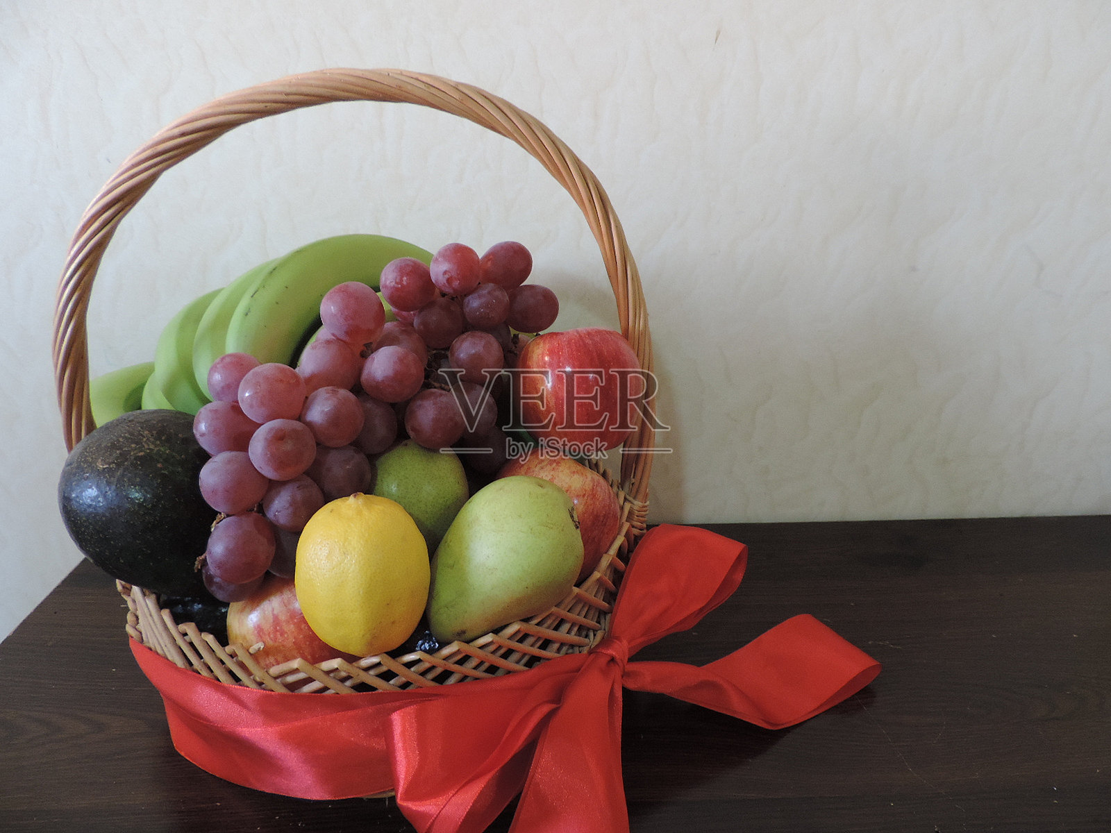 丰富的水果篮照片摄影图片