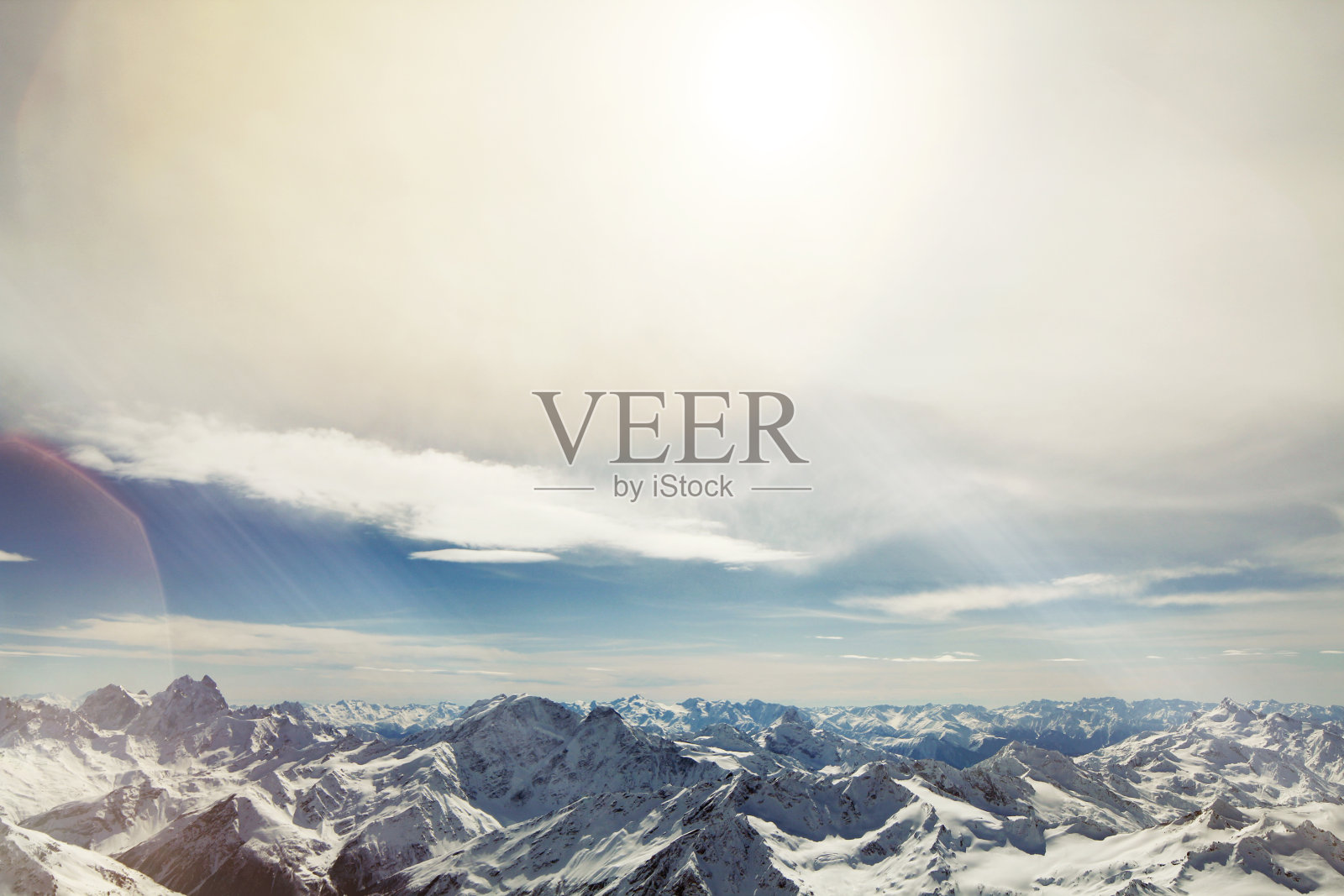 山脉，从厄尔布鲁斯峰看照片摄影图片