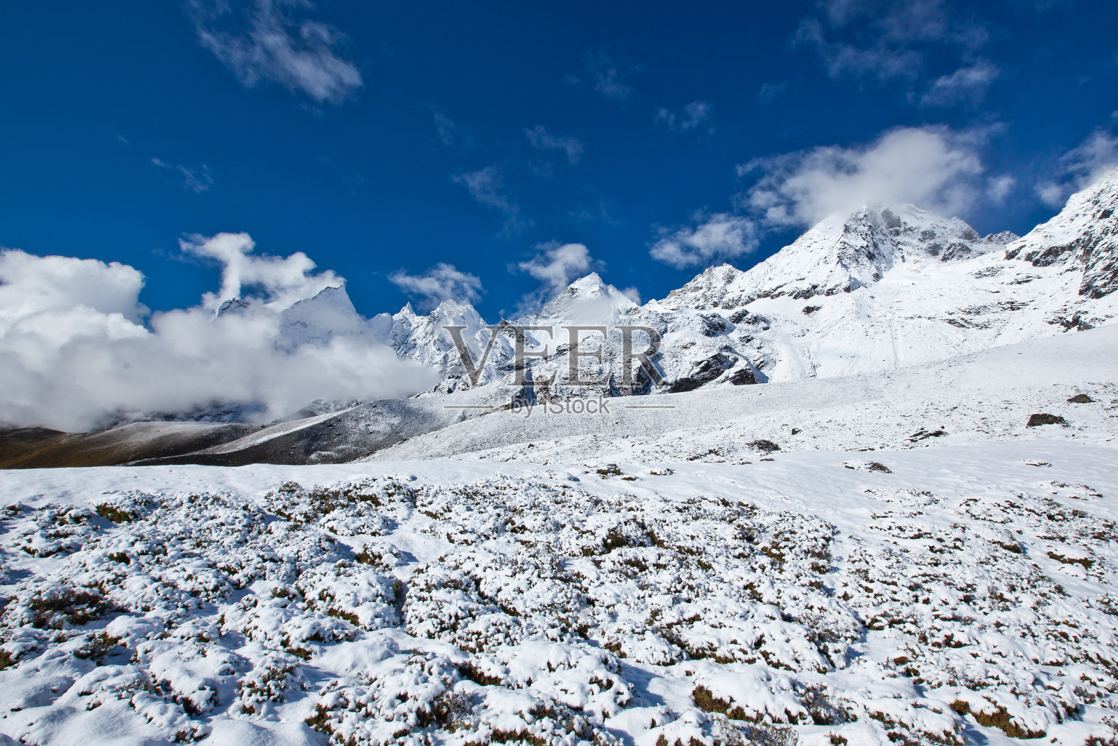 喜马拉雅山脉的风景照片摄影图片