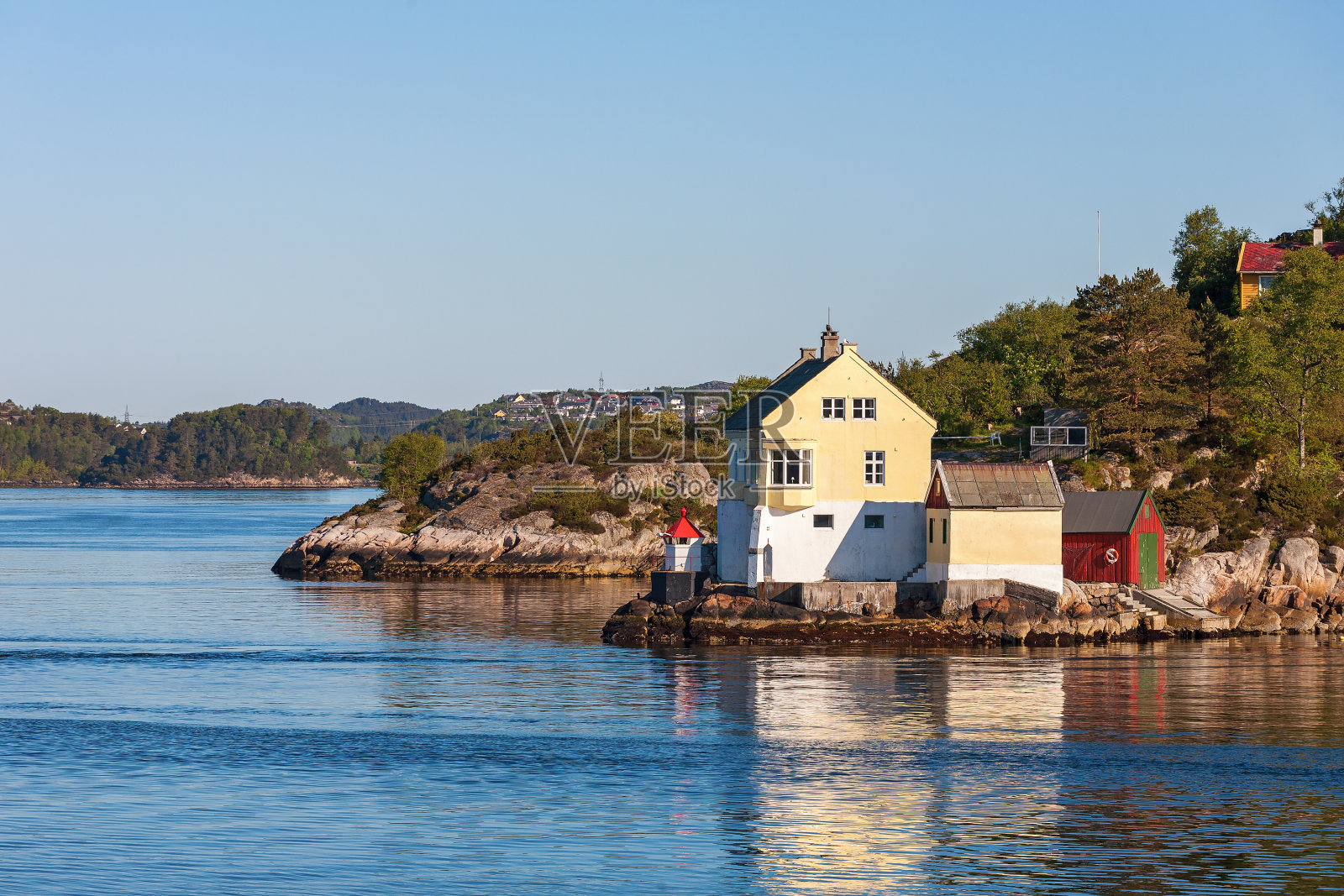 房子和灯塔照片摄影图片