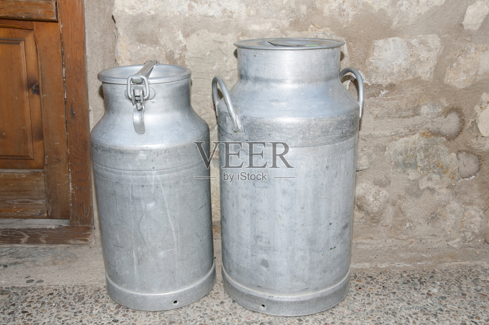 牛奶桶照片摄影图片