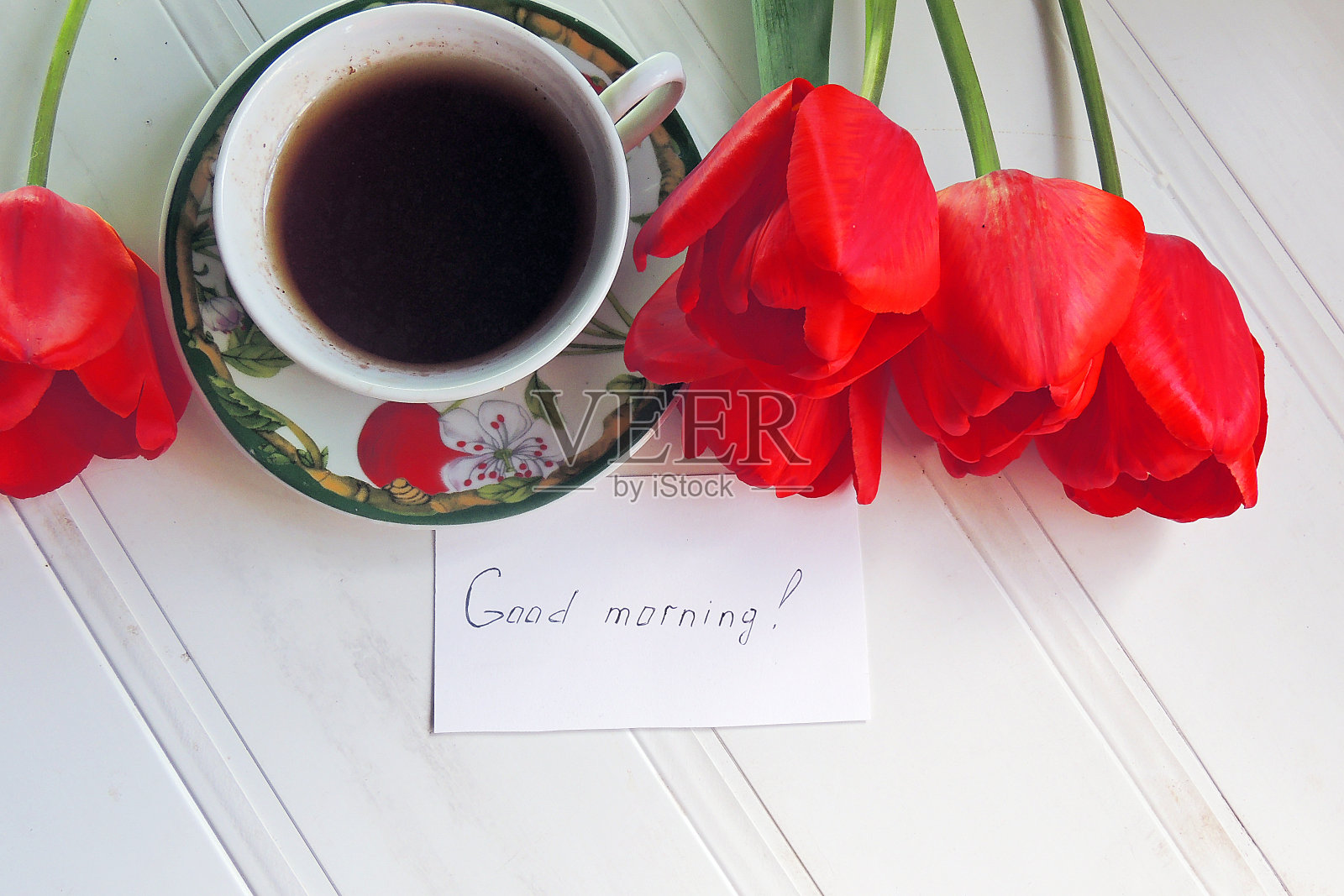 茶和郁金香照片摄影图片