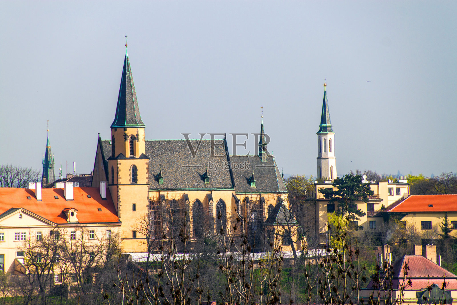 布拉格的圣阿波利奈尔教堂照片摄影图片