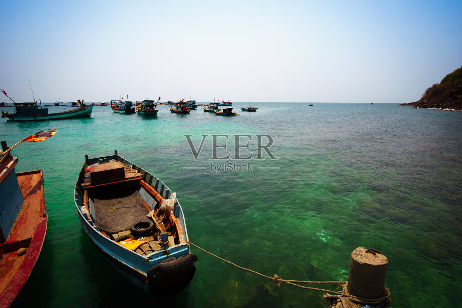 越南南渡当地渔船。照片摄影图片