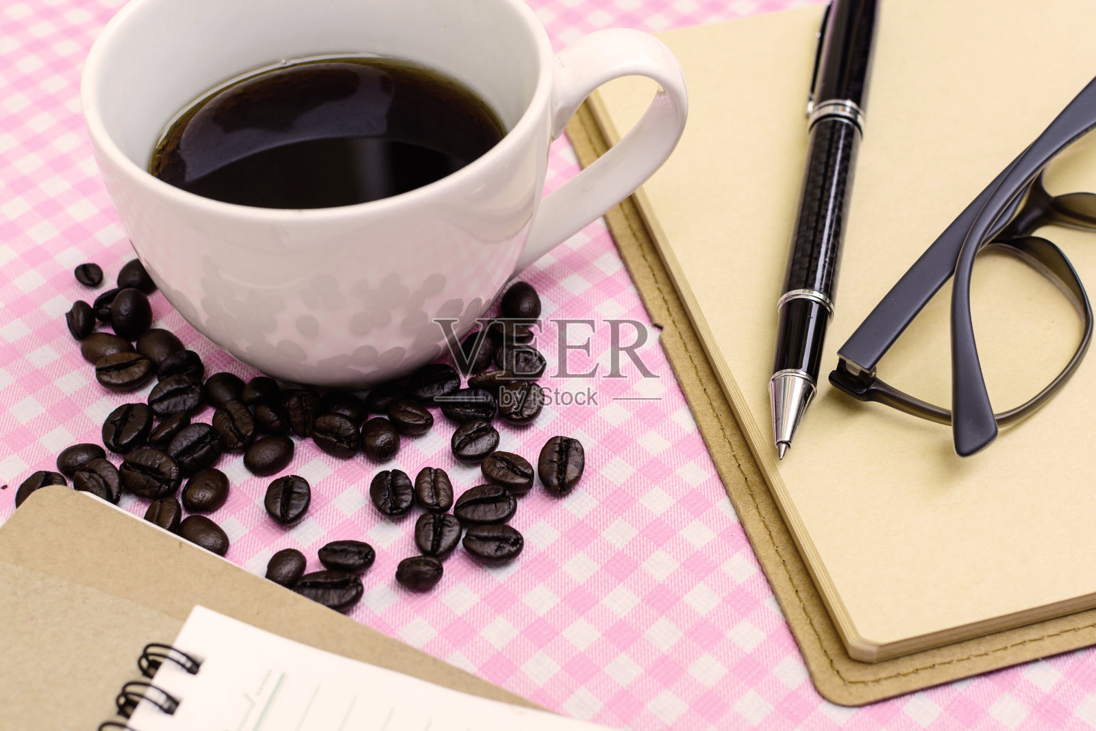 空白的笔记本和咖啡照片摄影图片