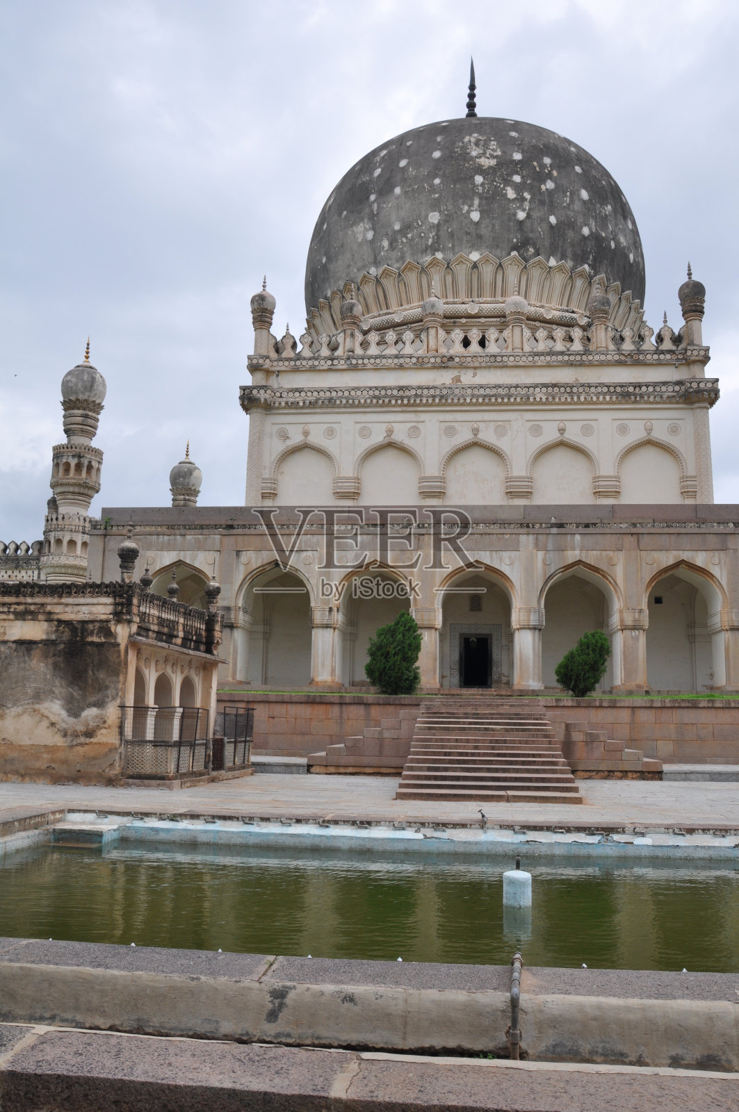 印度海得拉巴的库特布沙希坟场照片摄影图片