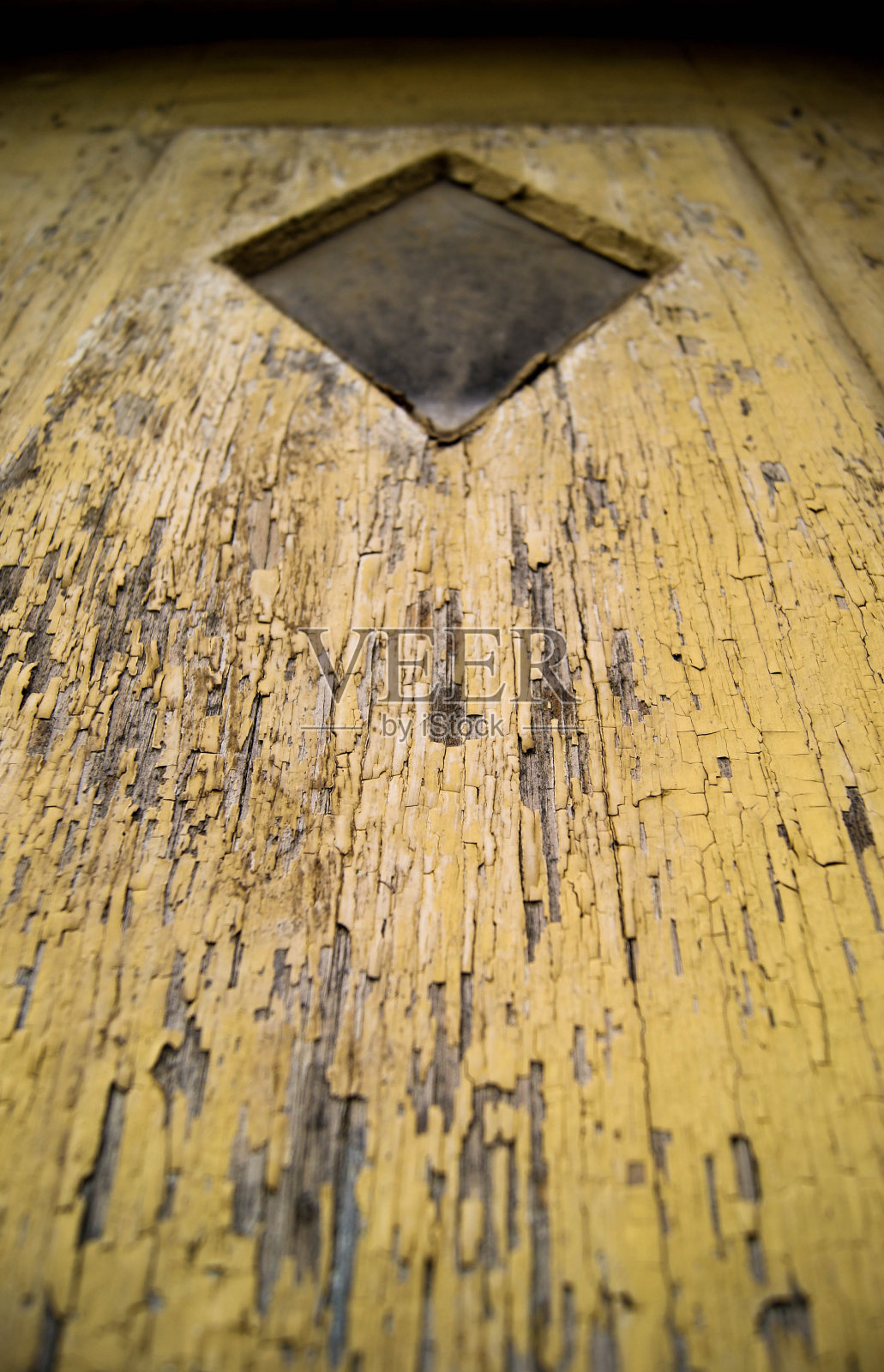 老黄门和菱形窗照片摄影图片