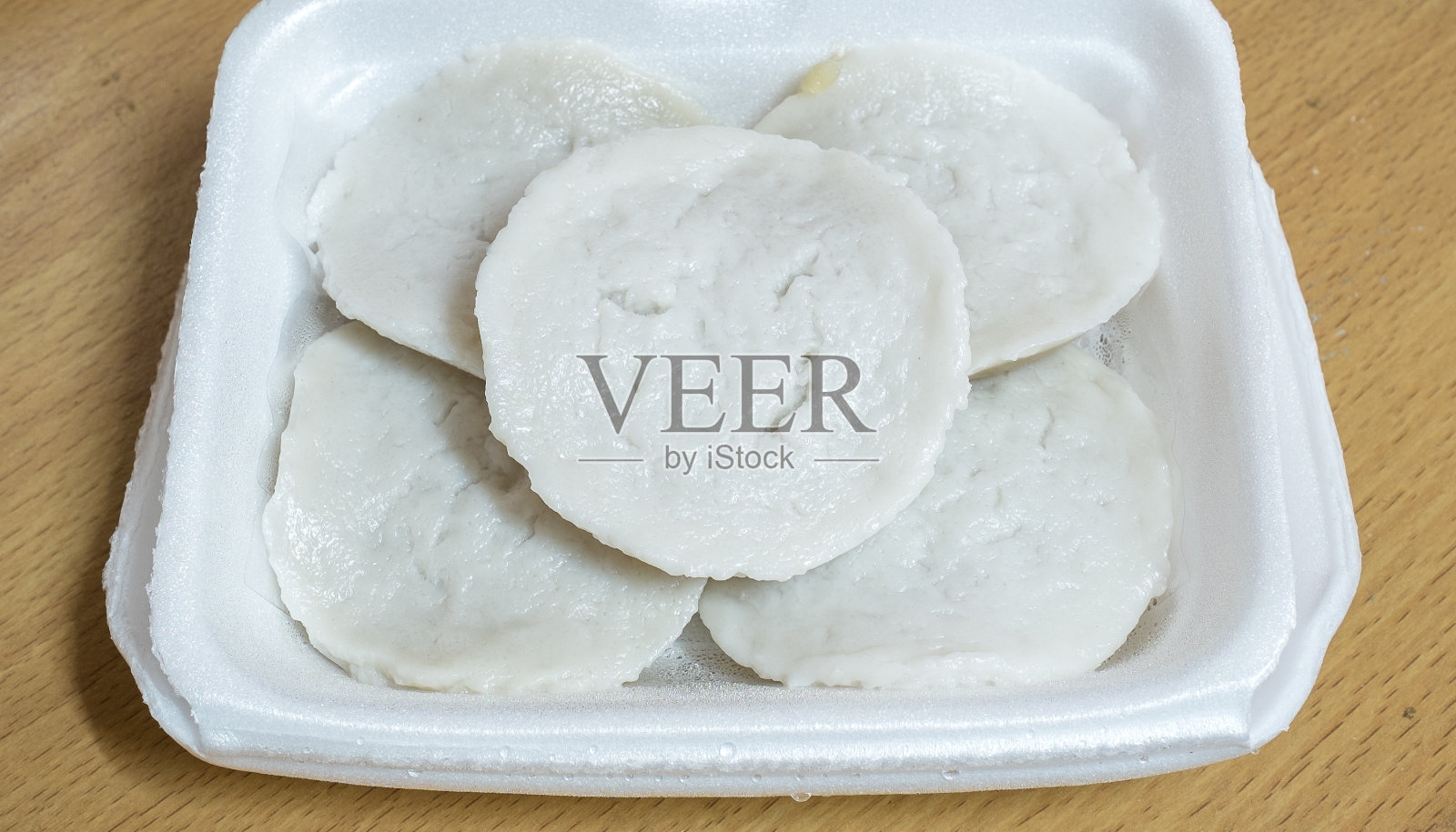 小瓷杯椰奶吉士照片摄影图片