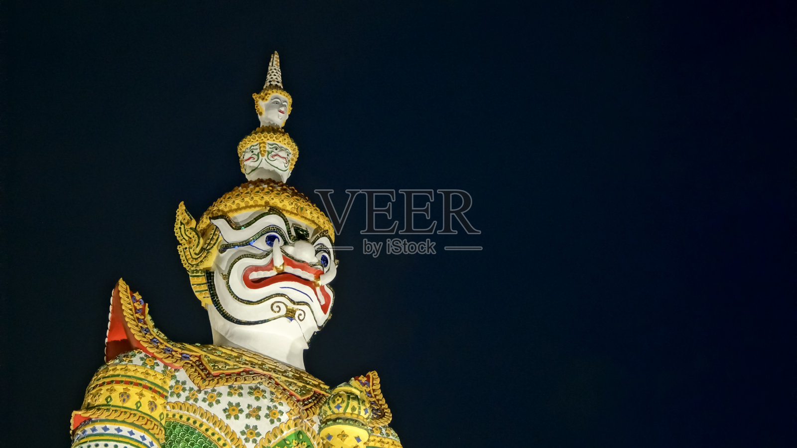 夜间护法照片摄影图片