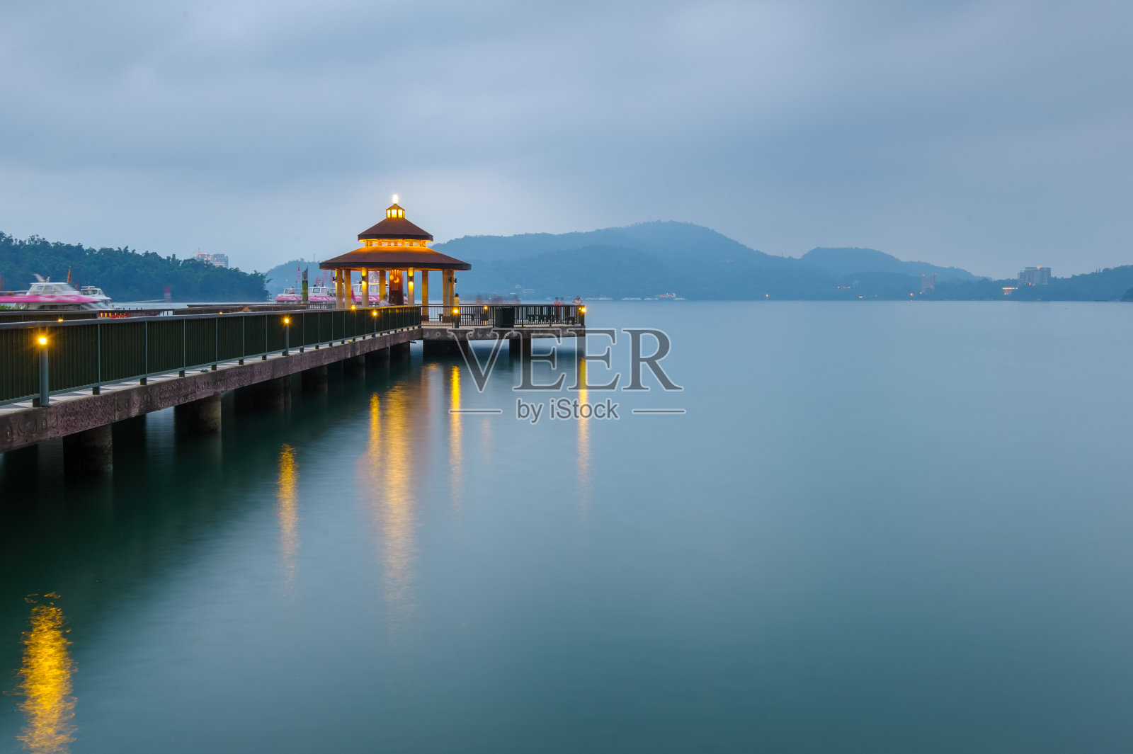 日月潭夜景照片摄影图片