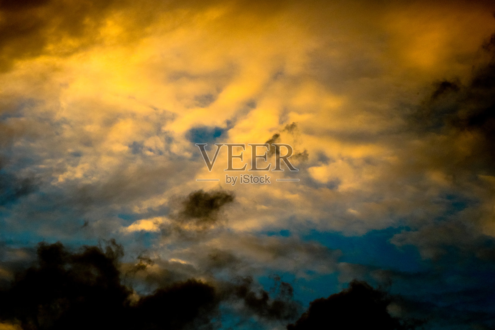 色彩效果风暴天空与云在泰国。照片摄影图片