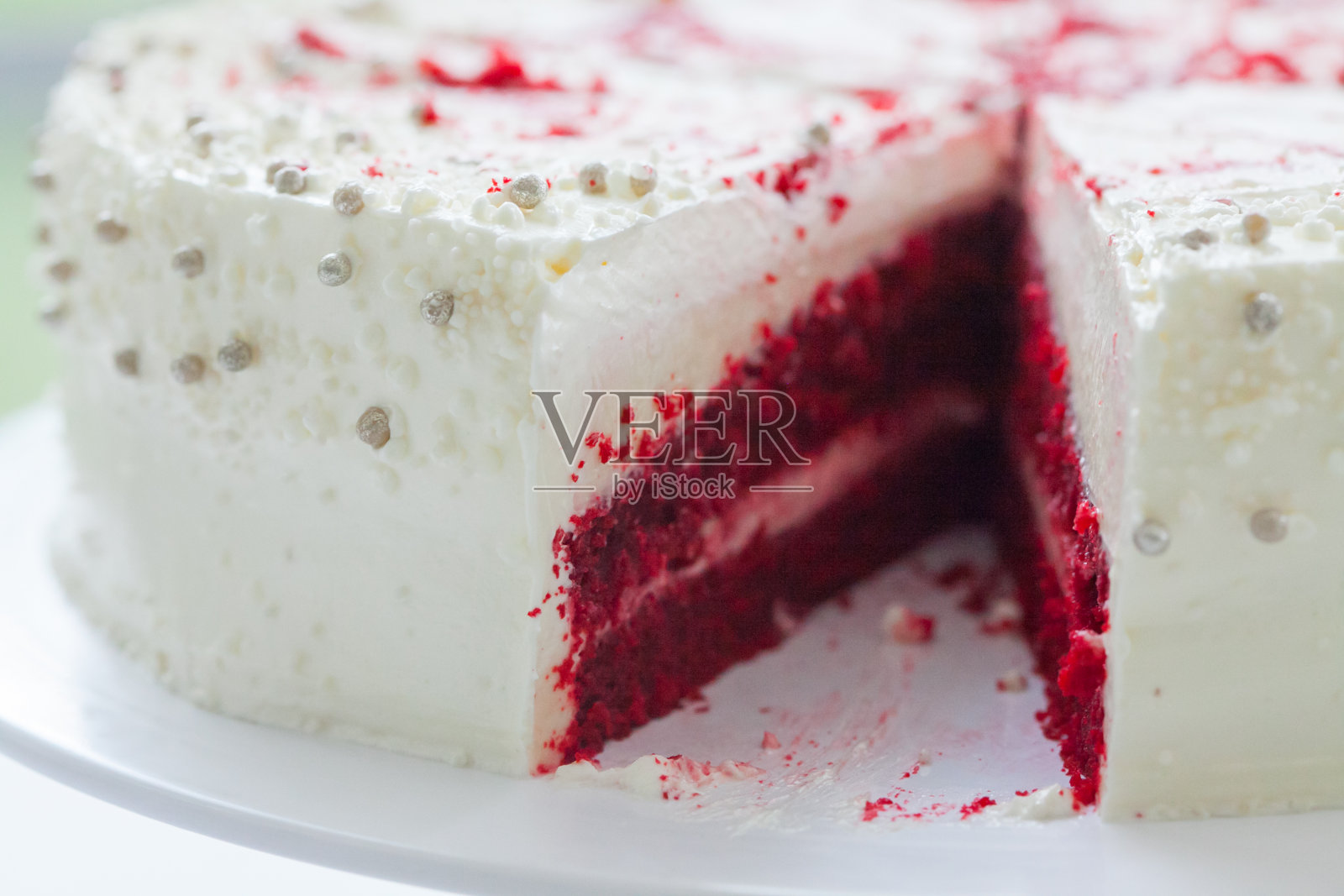 漂亮的草莓黄油婚礼蛋糕照片摄影图片