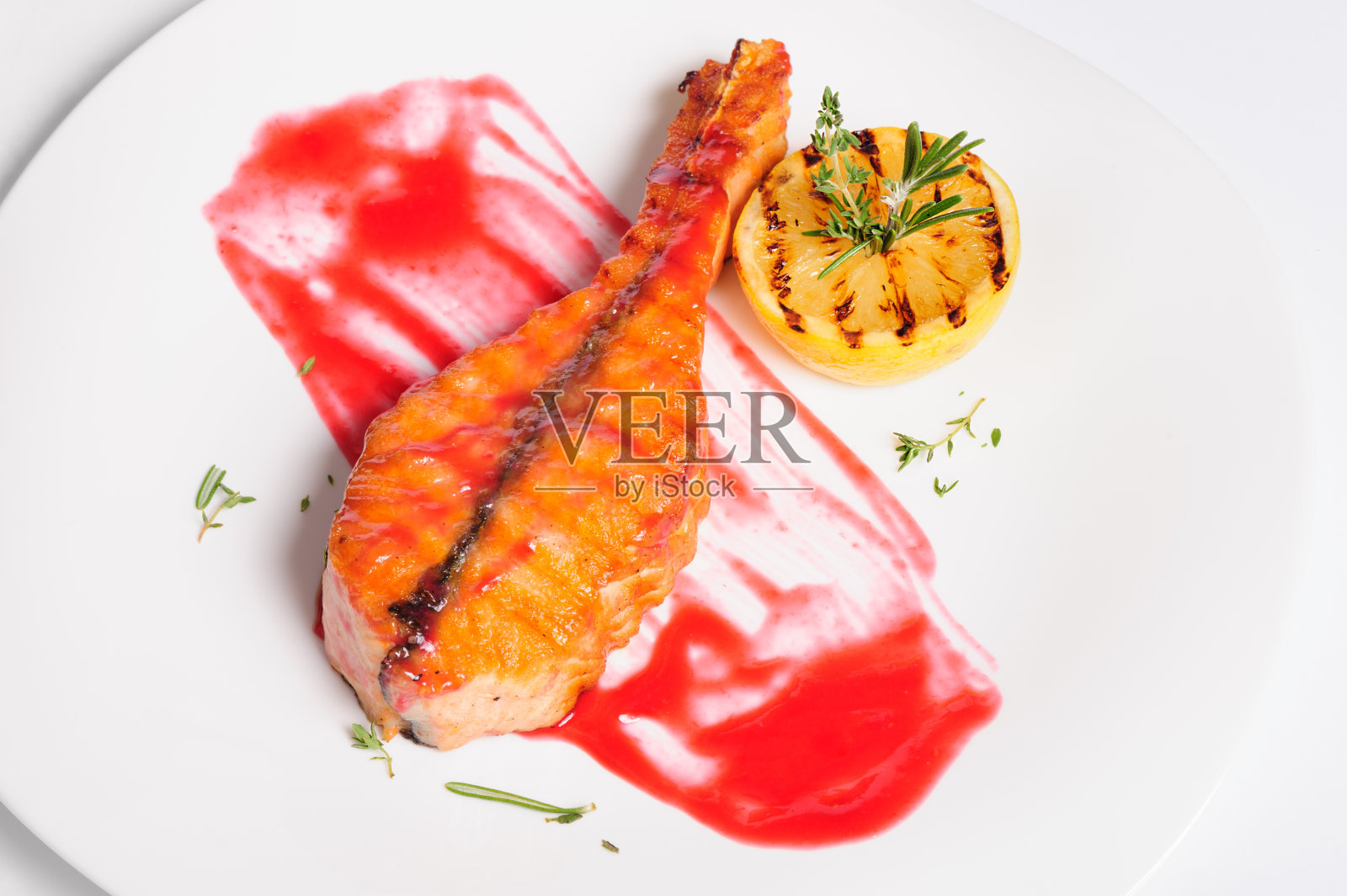 牛排烤鲑鱼照片摄影图片