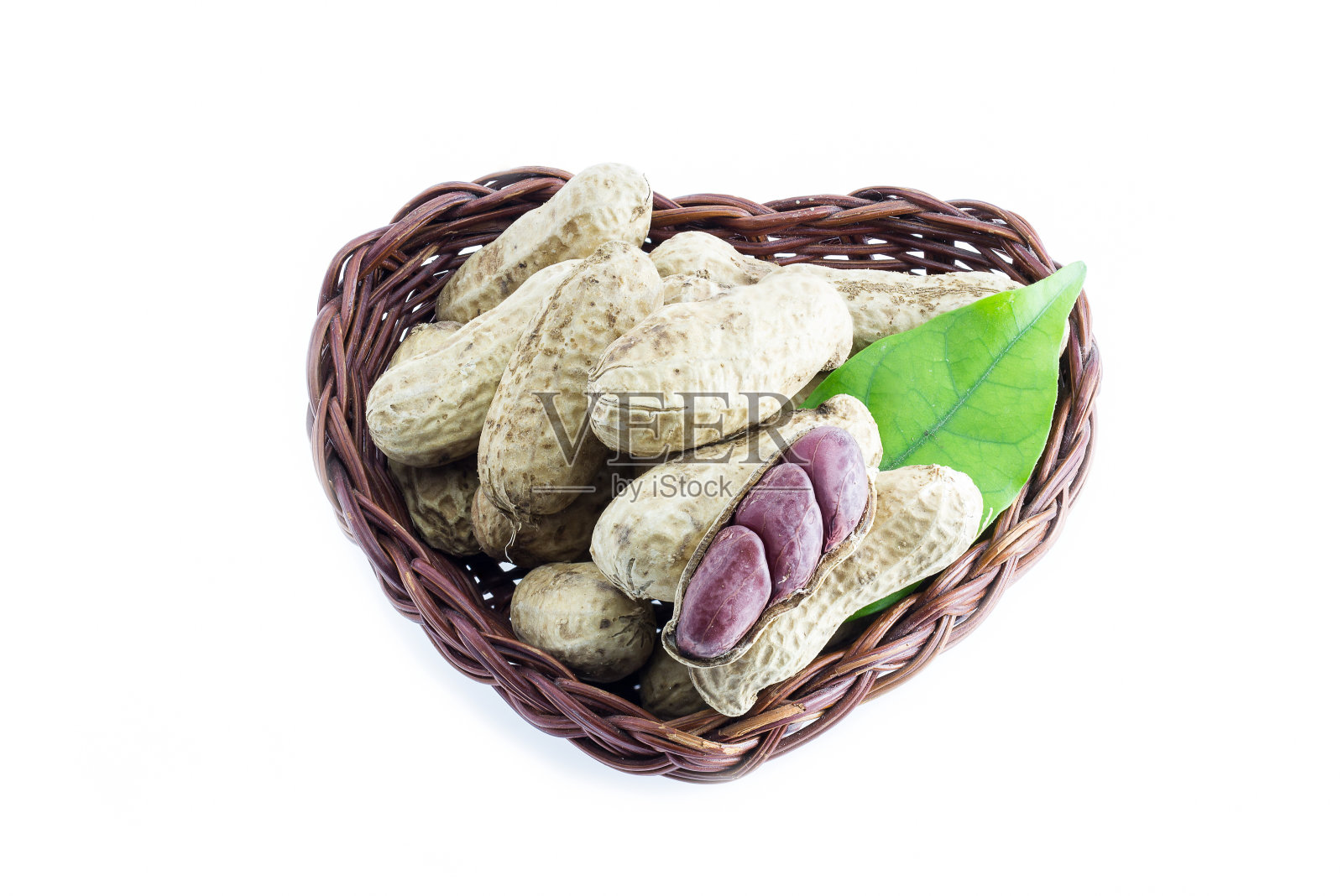 白底煮花生照片摄影图片