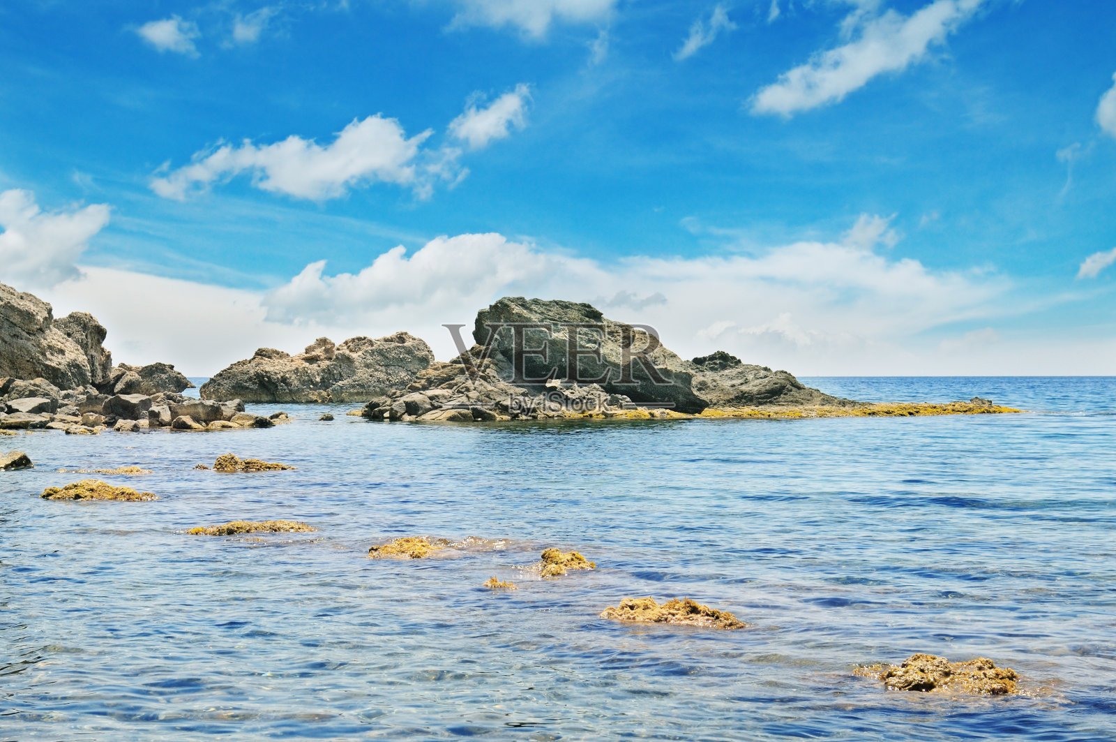 大海，海滩和蓝天照片摄影图片