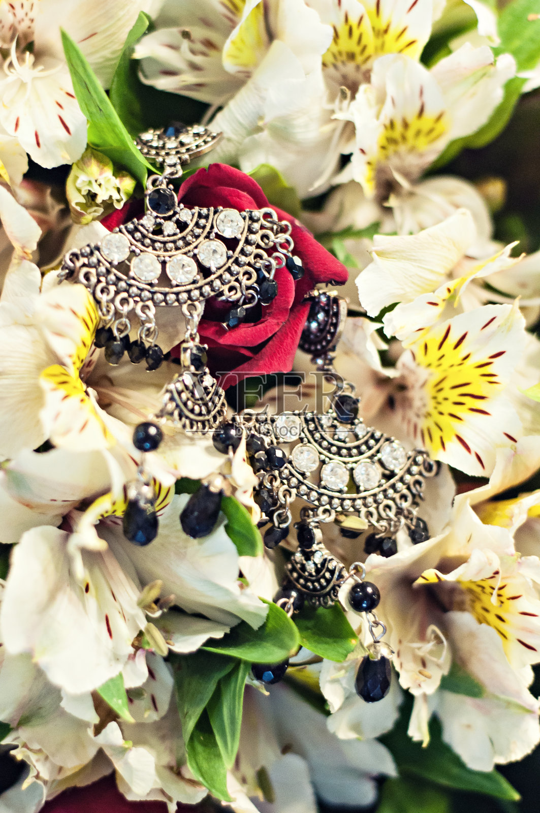 彩花耳环照片摄影图片