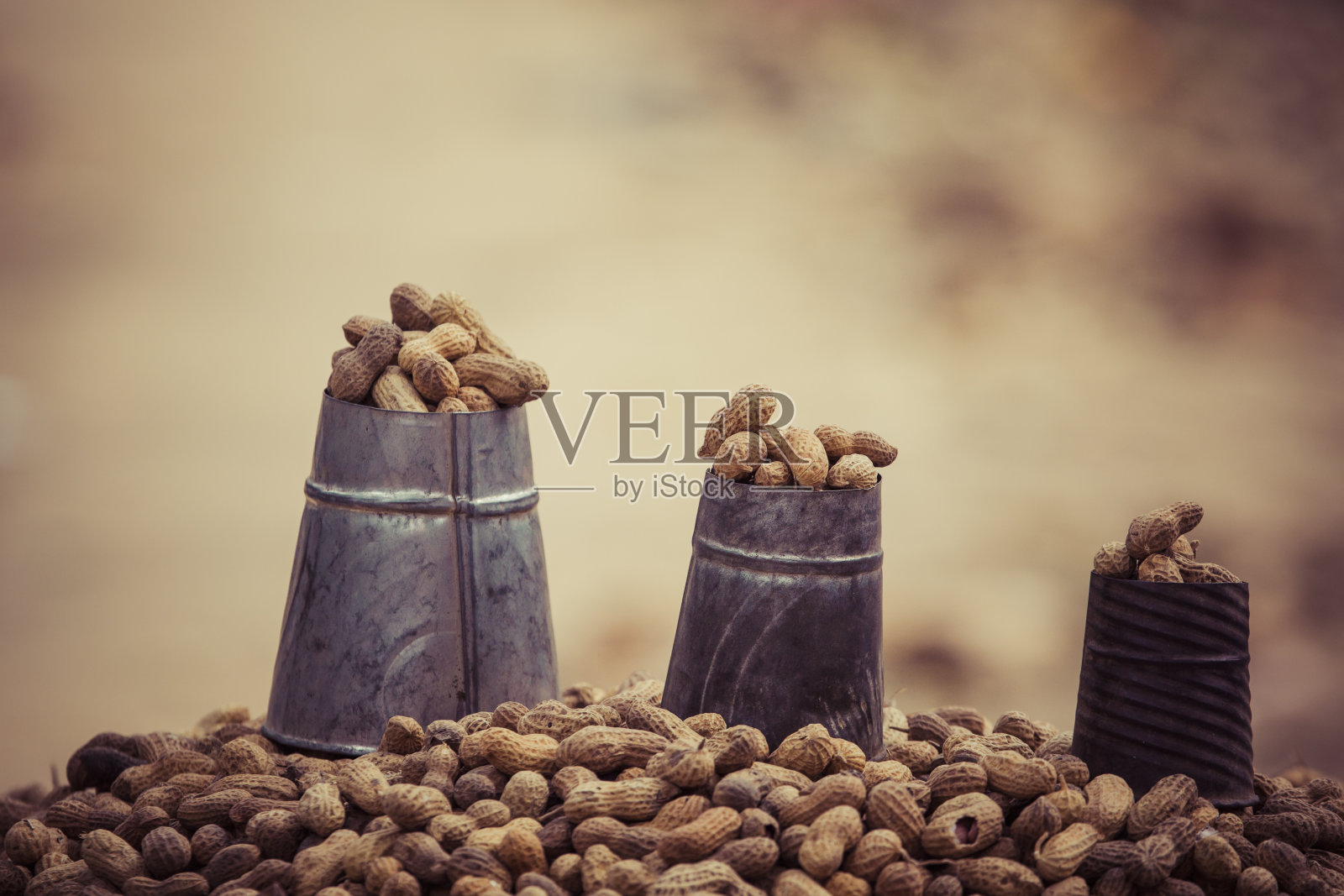 本地市场上的坚果照片摄影图片