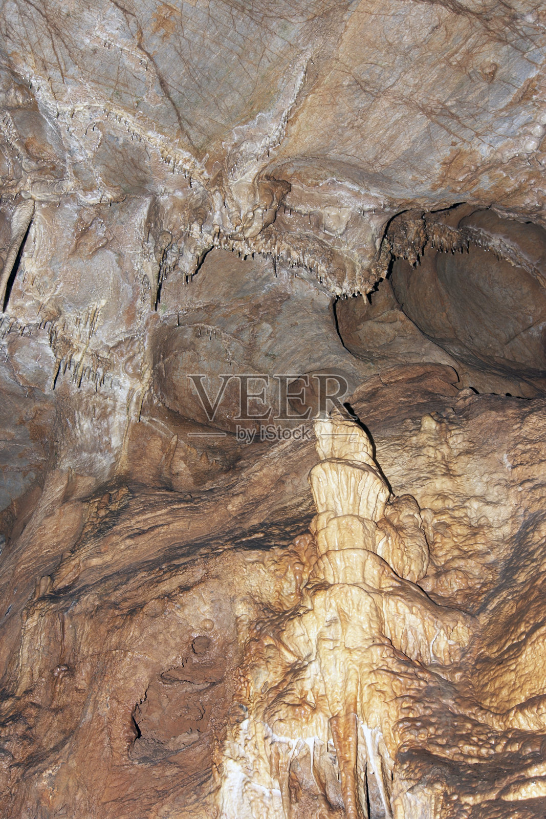 钟乳石洞穴照片摄影图片