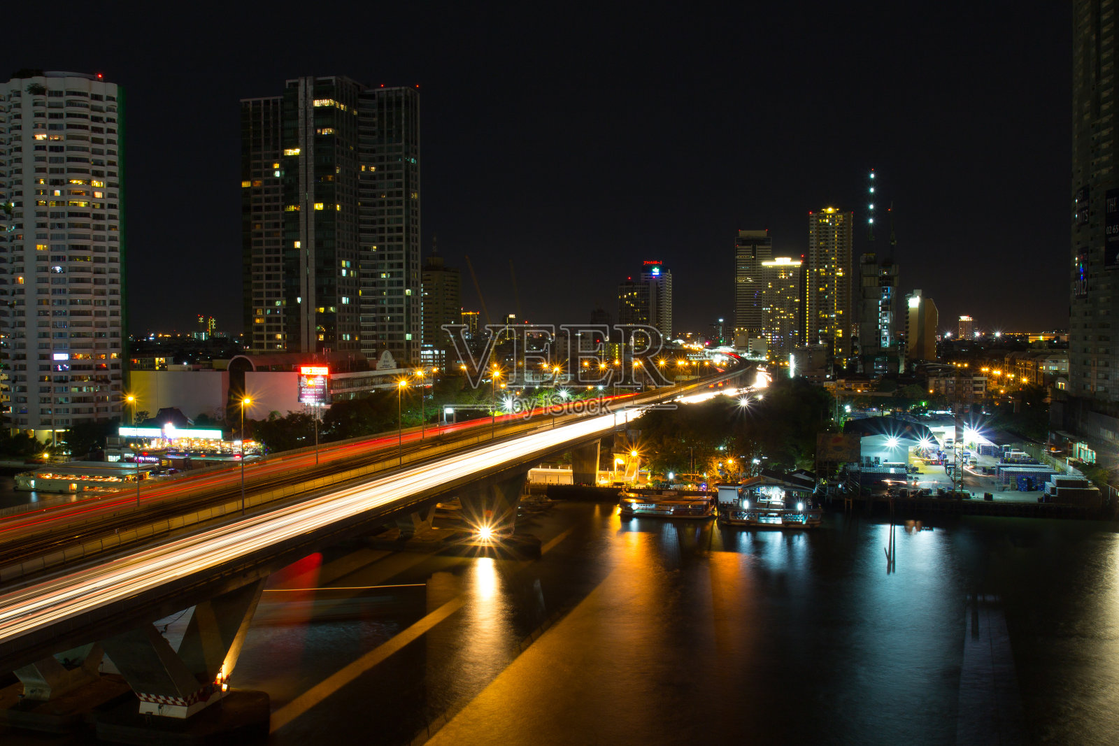 晚上的湄南河照片摄影图片