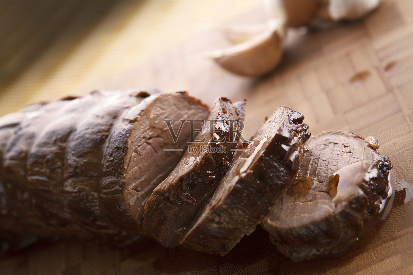 切片多汁牛柳照片摄影图片