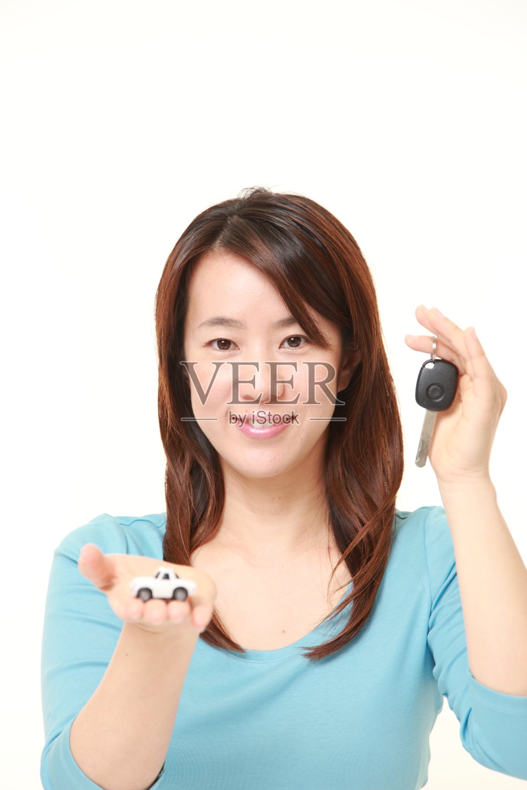 一位日本妇女买了一辆新车照片摄影图片