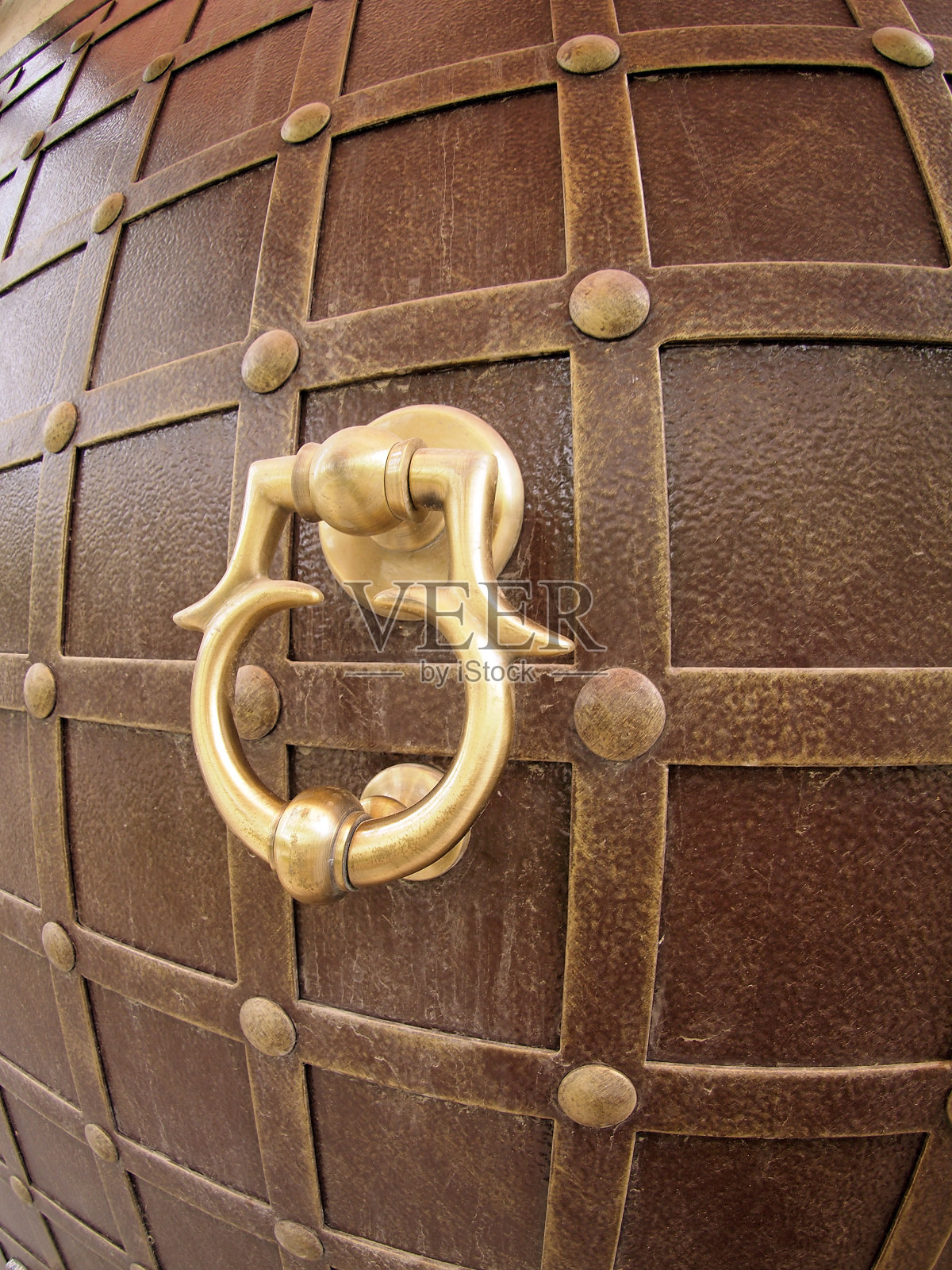 古铁门把手照片摄影图片