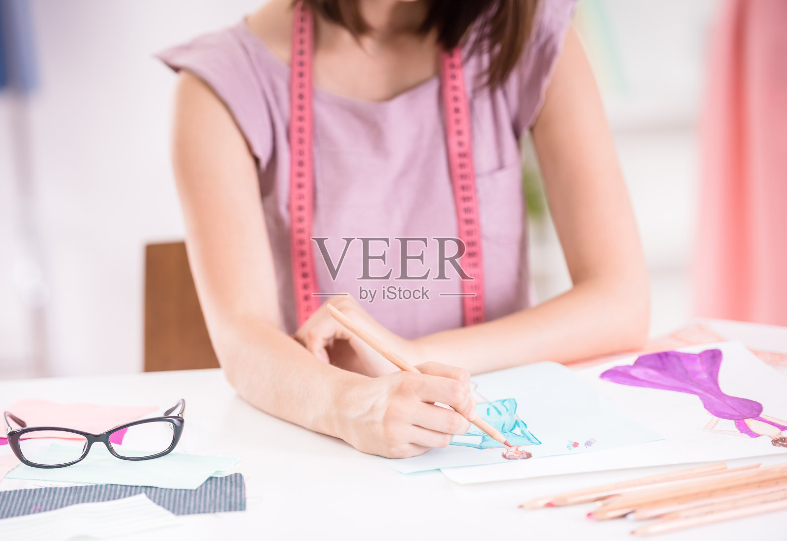 名牌服装照片摄影图片