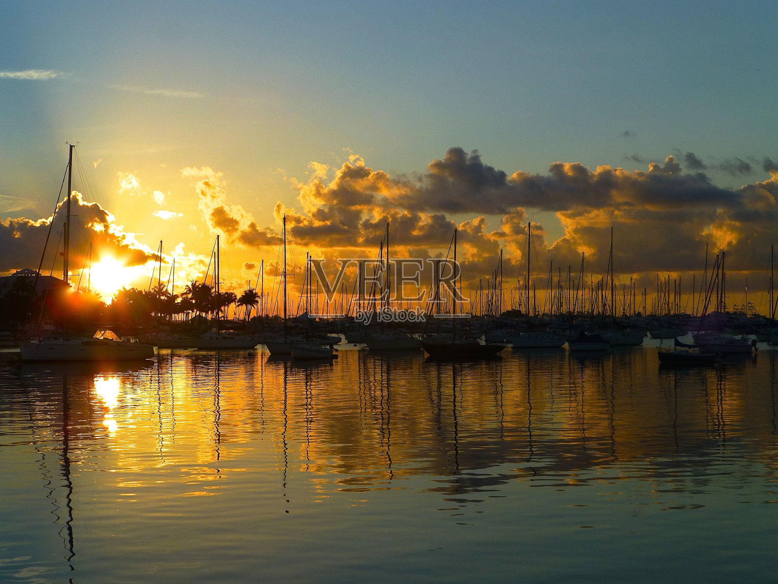 比斯坎湾的金色日出照片摄影图片
