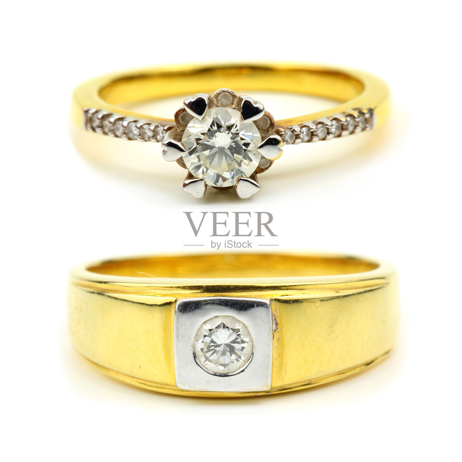 宝石婚戒的特写孤立在白色的背景上照片摄影图片