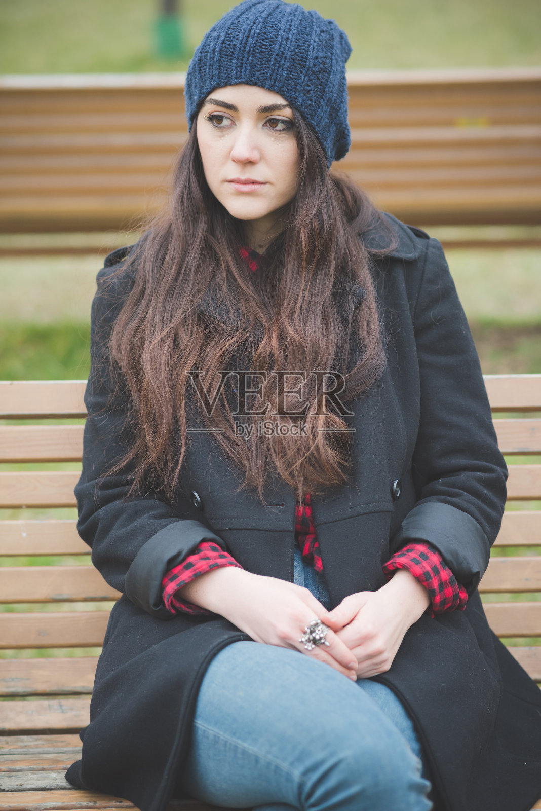 年轻漂亮的长发模特照片摄影图片