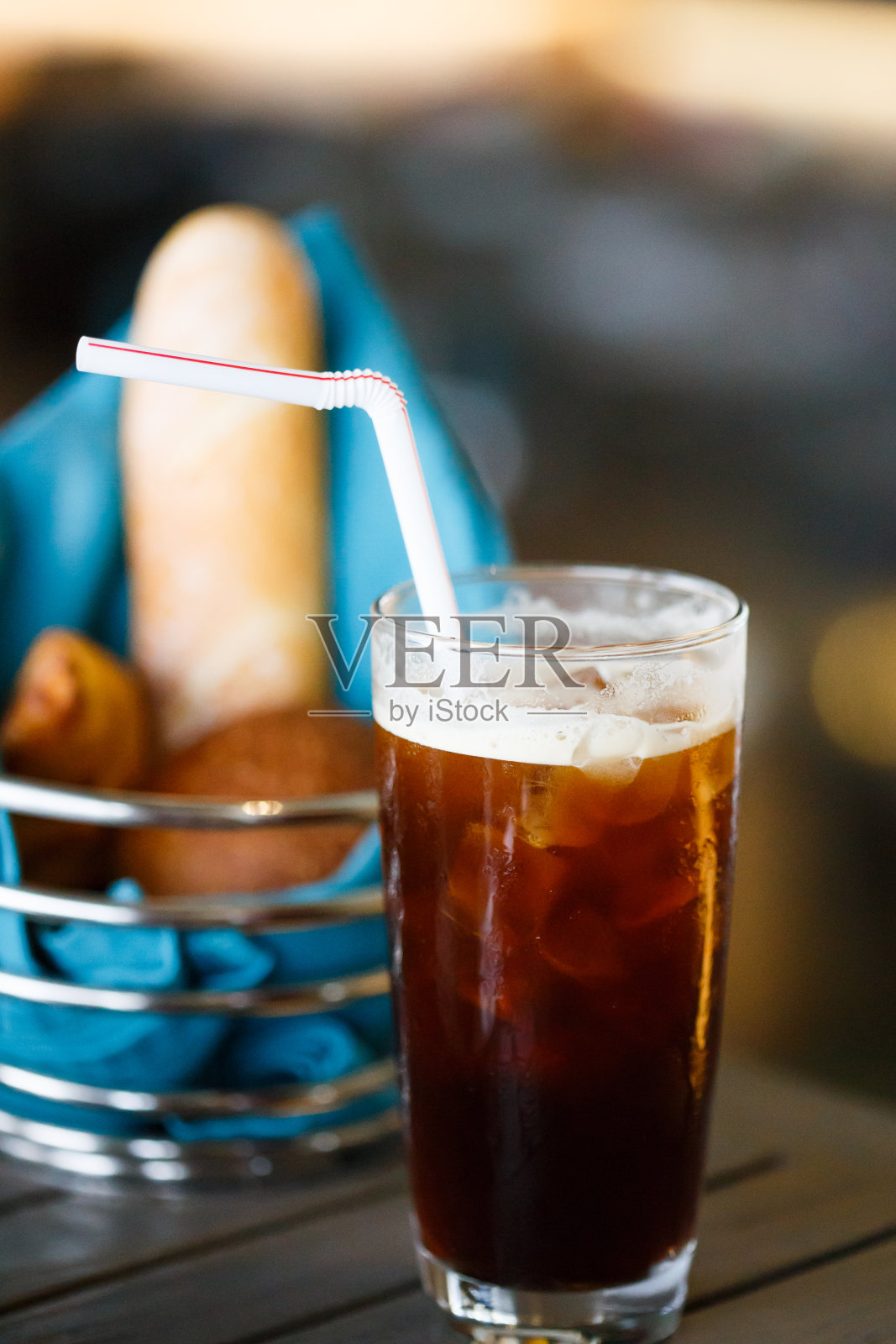 咖啡和面包照片摄影图片