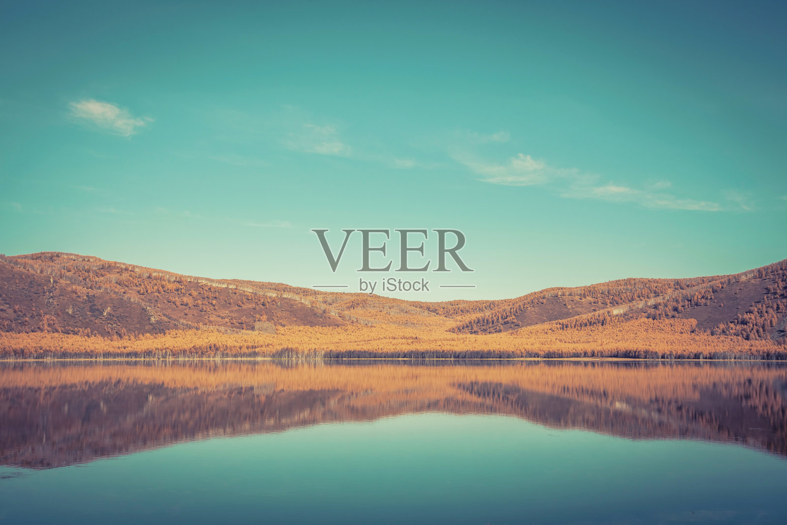 秋湖山荒野照片摄影图片