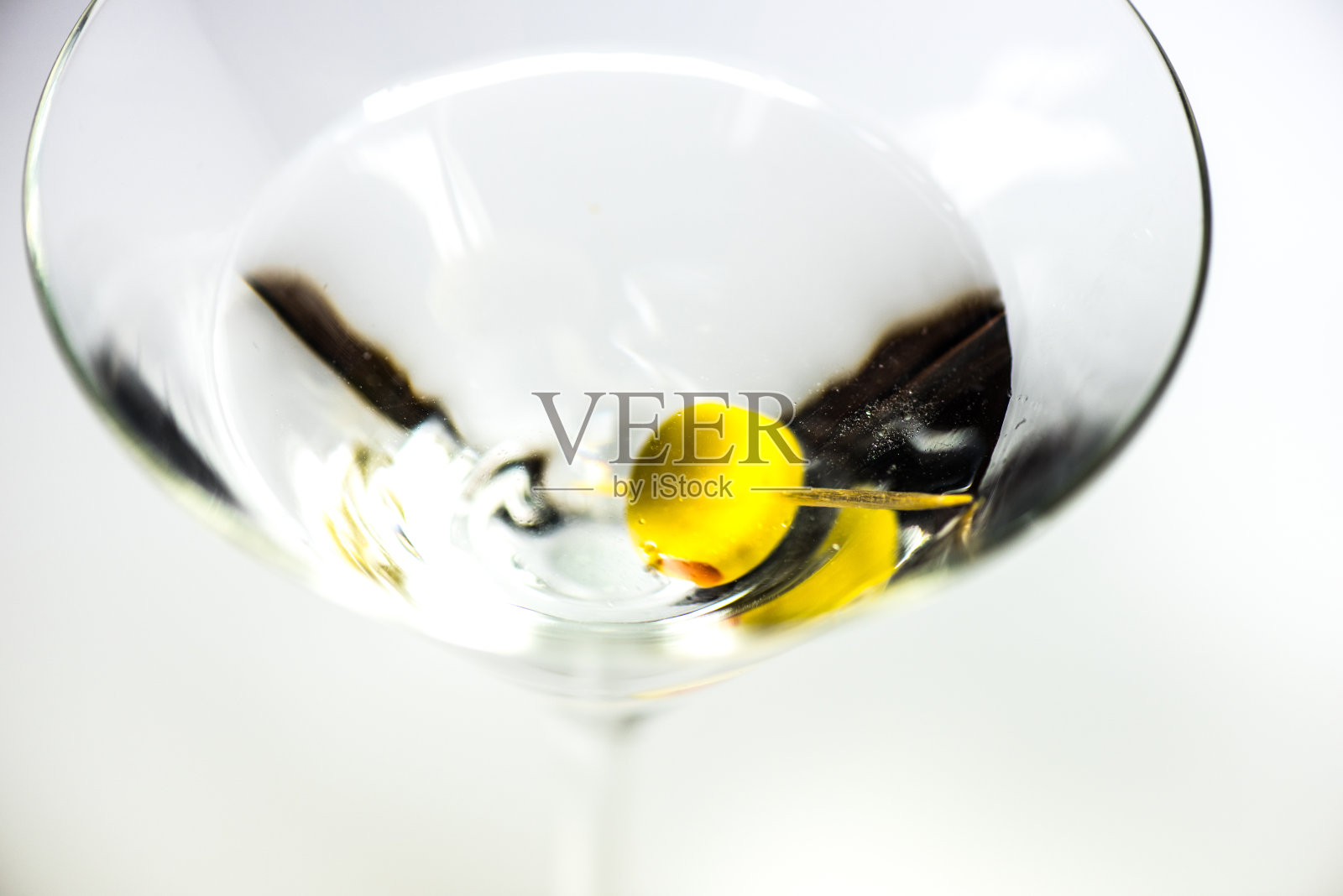 马提尼和橄榄照片摄影图片