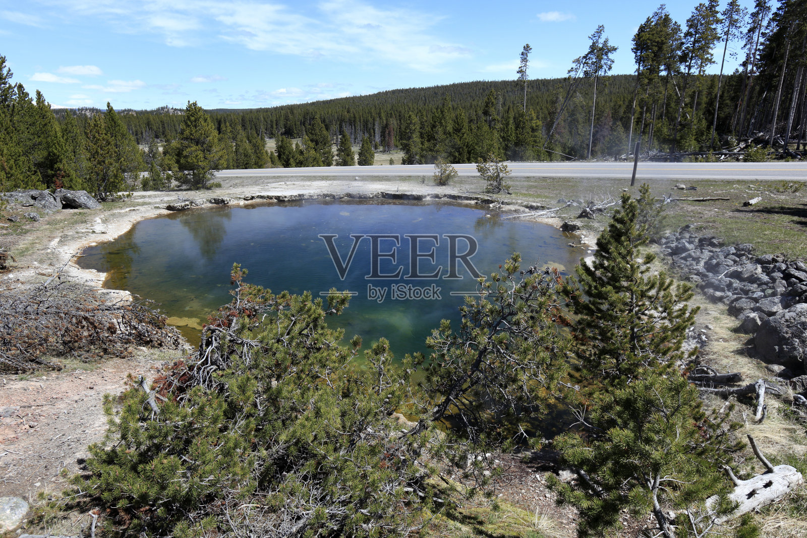 美国黄石国家公园约2010年5月间歇泉照片摄影图片