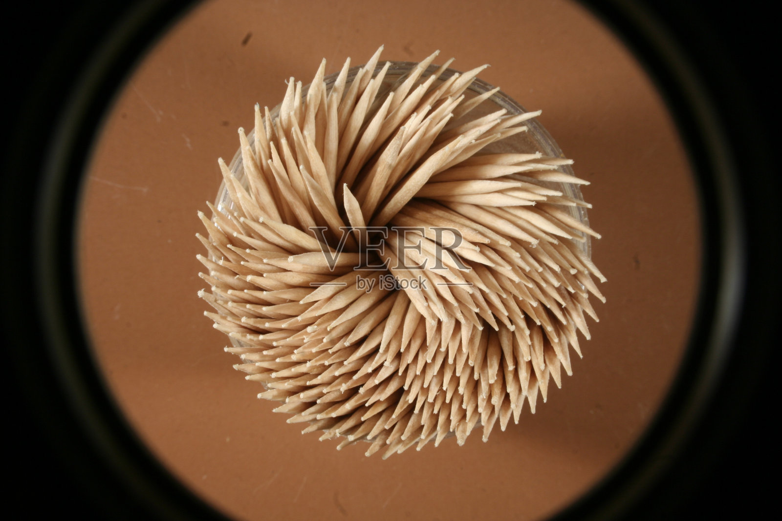 桌上螺旋笔记本特写镜头照片摄影图片