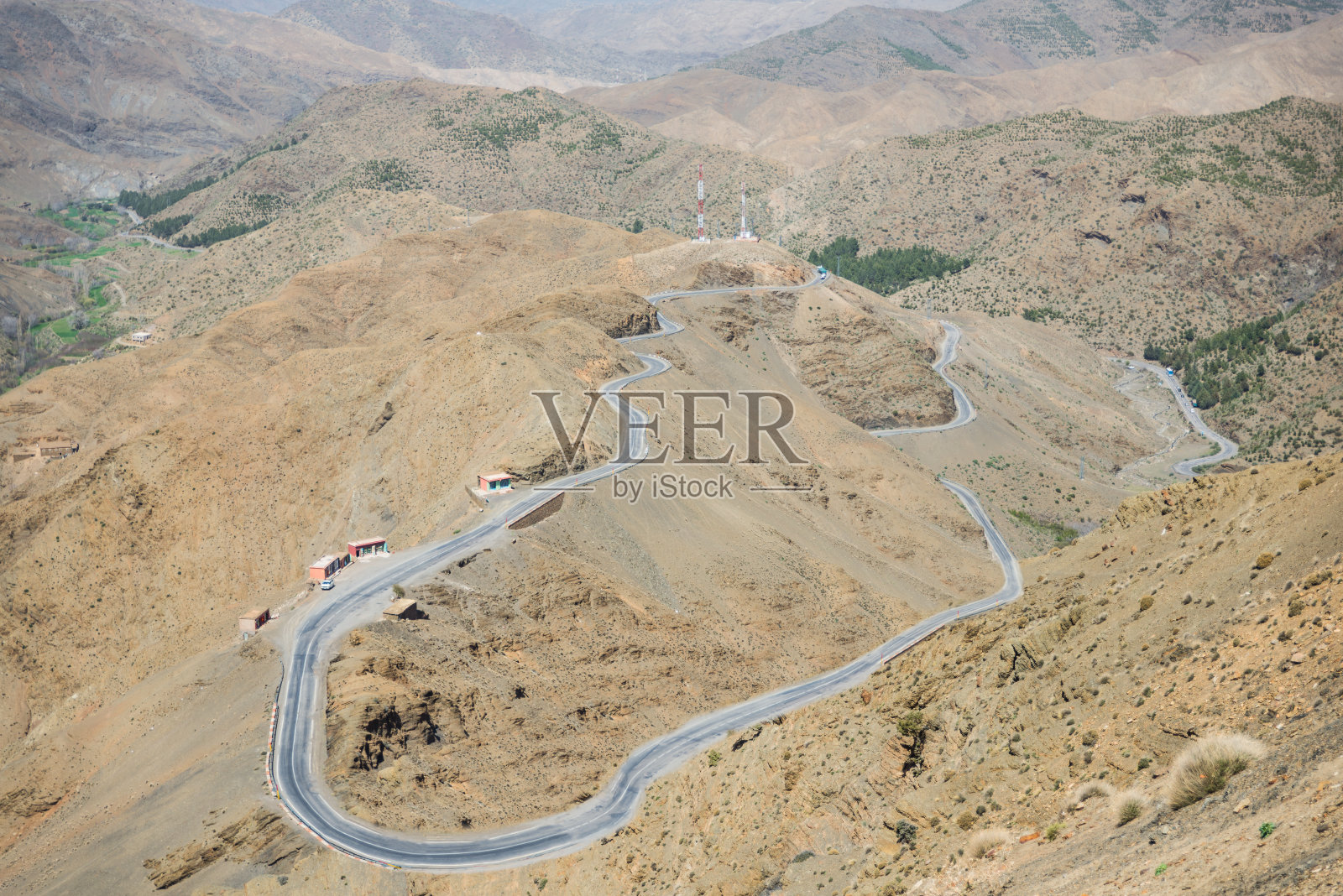 阿特拉斯公路附近的房子和商店照片摄影图片