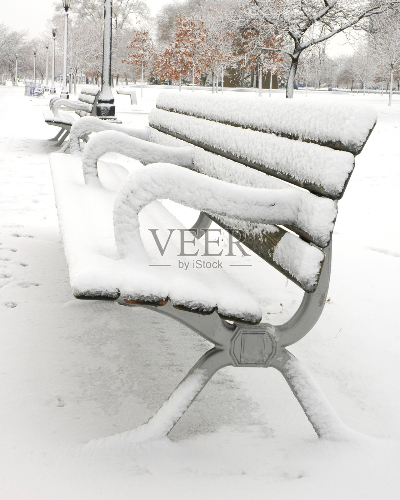 板凳上照片摄影图片