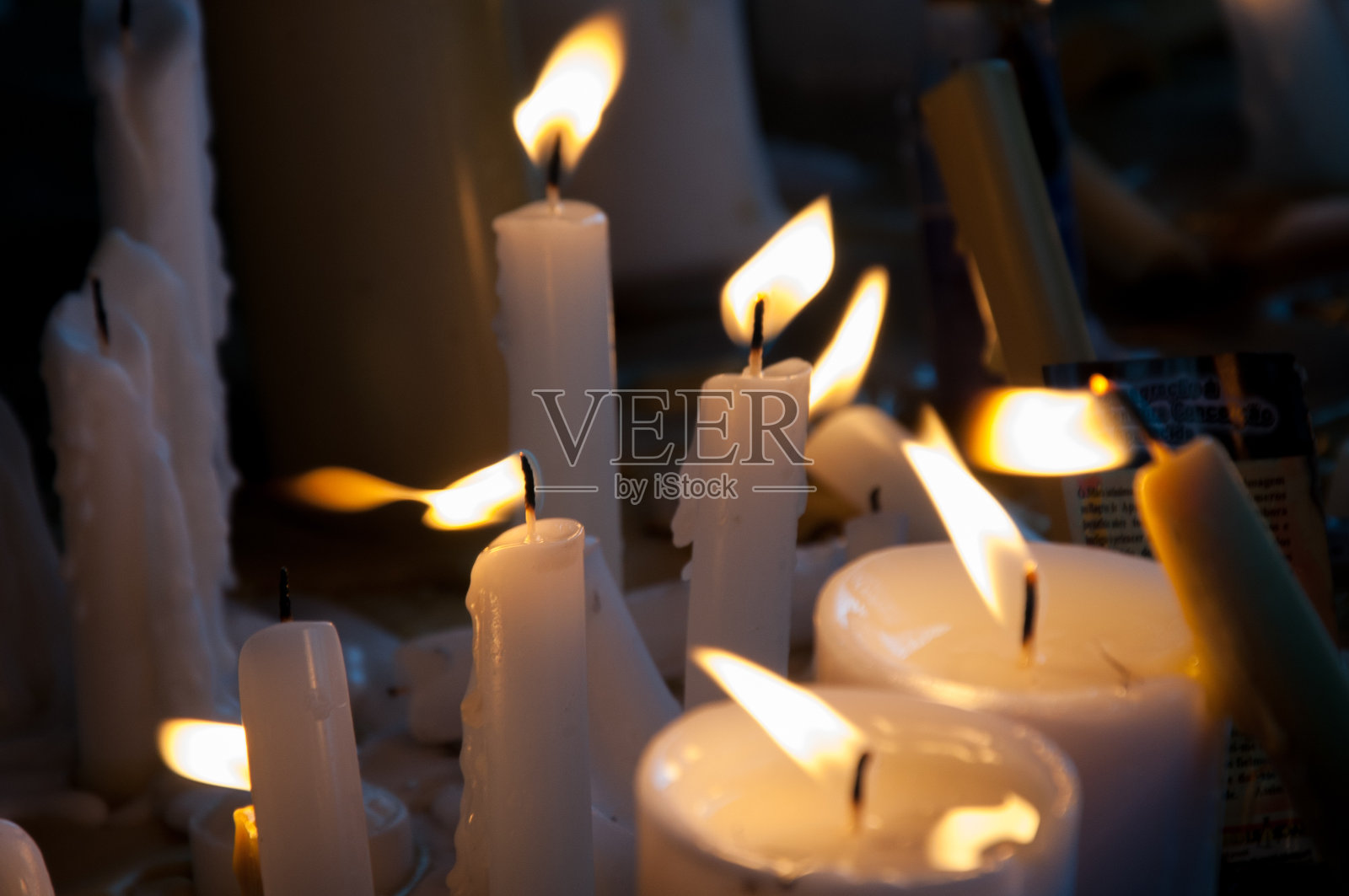 燃烧的蜡烛照片摄影图片