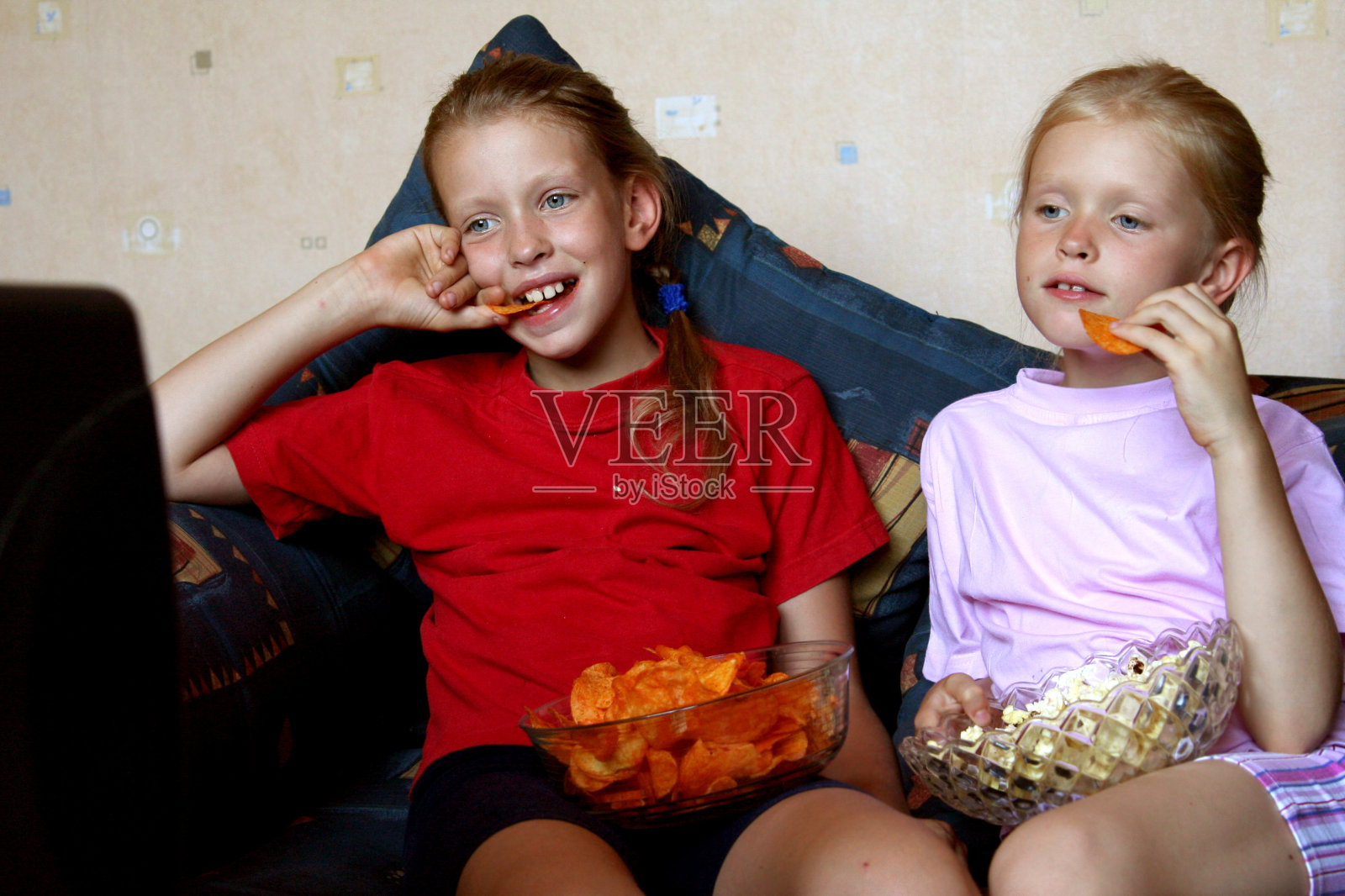 看电视照片摄影图片