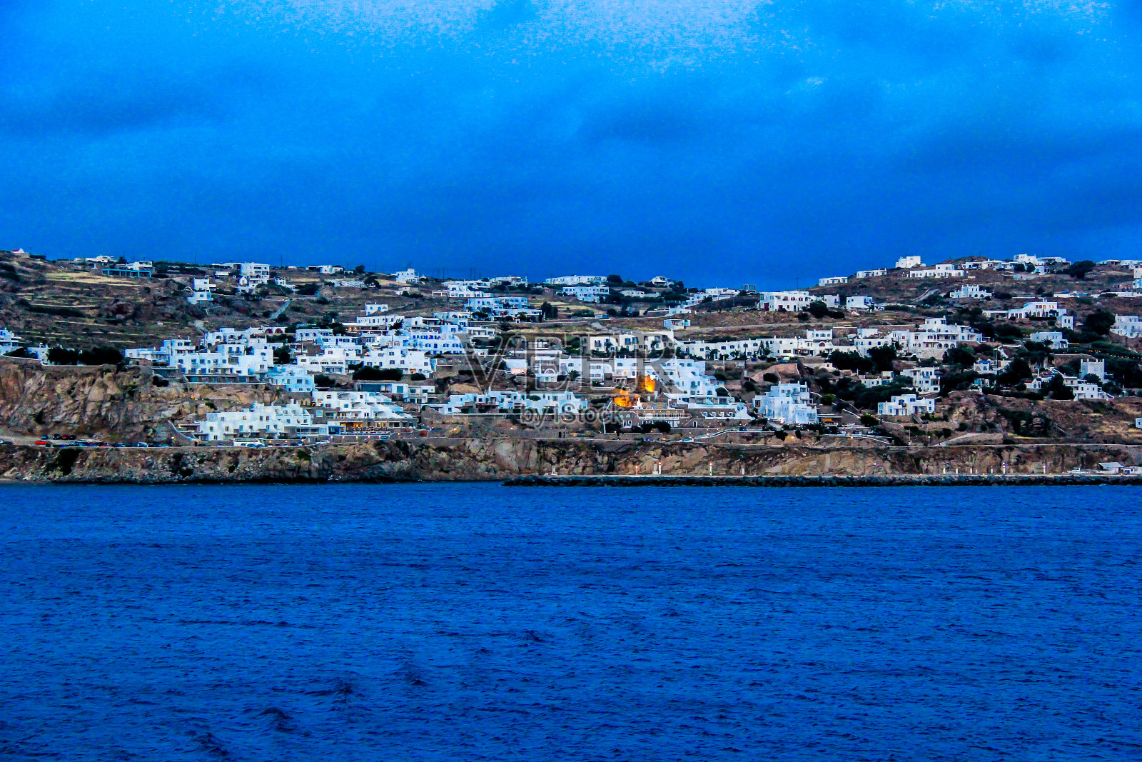 夜幕降临在希腊照片摄影图片