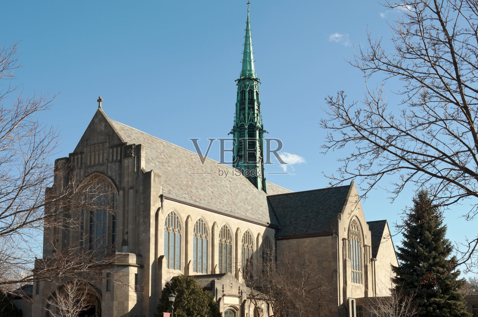 明尼苏达州圣保罗的新哥特式教堂和尖顶照片摄影图片