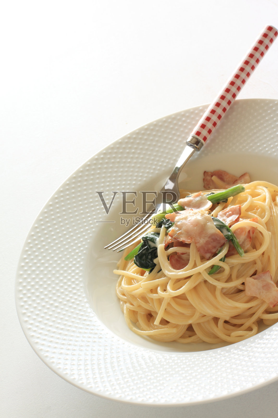 培根菠菜意大利面照片摄影图片