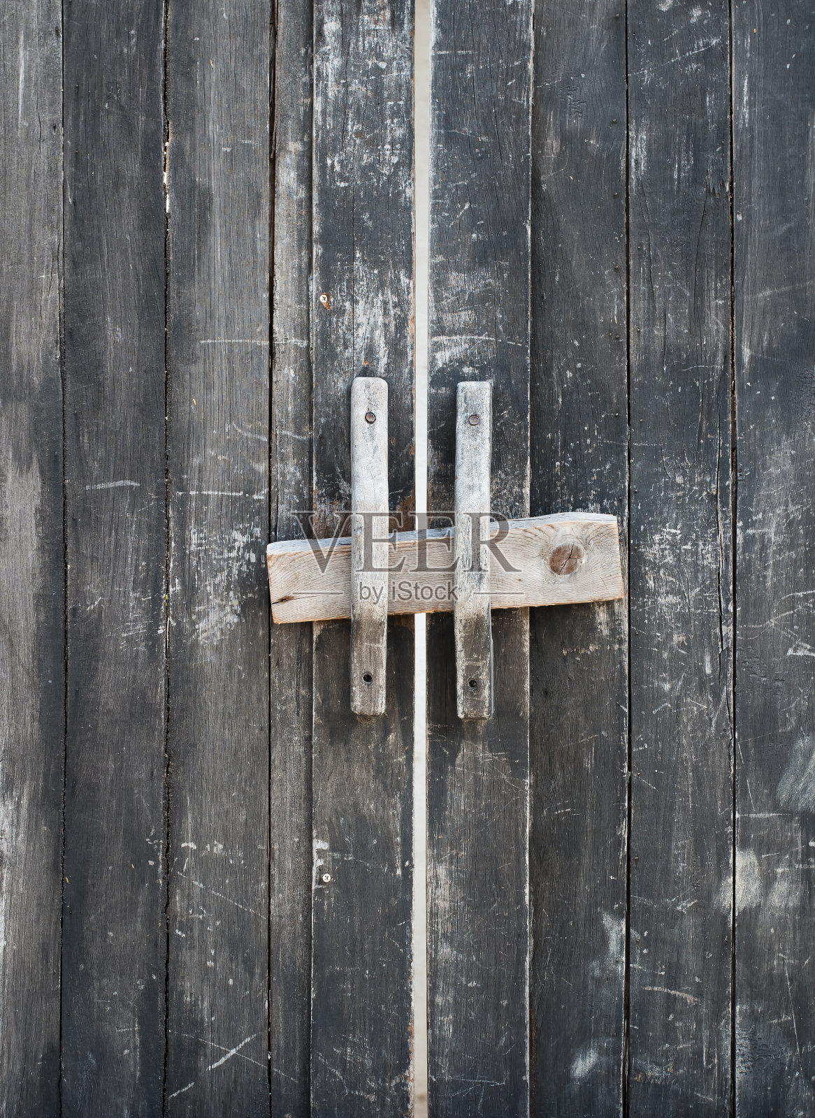 带锁木门照片摄影图片