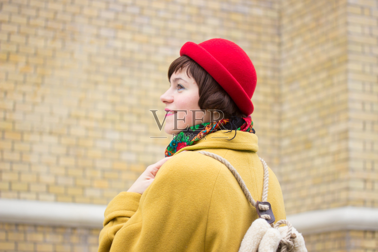 20多岁的时尚年轻女孩，肖像。照片摄影图片